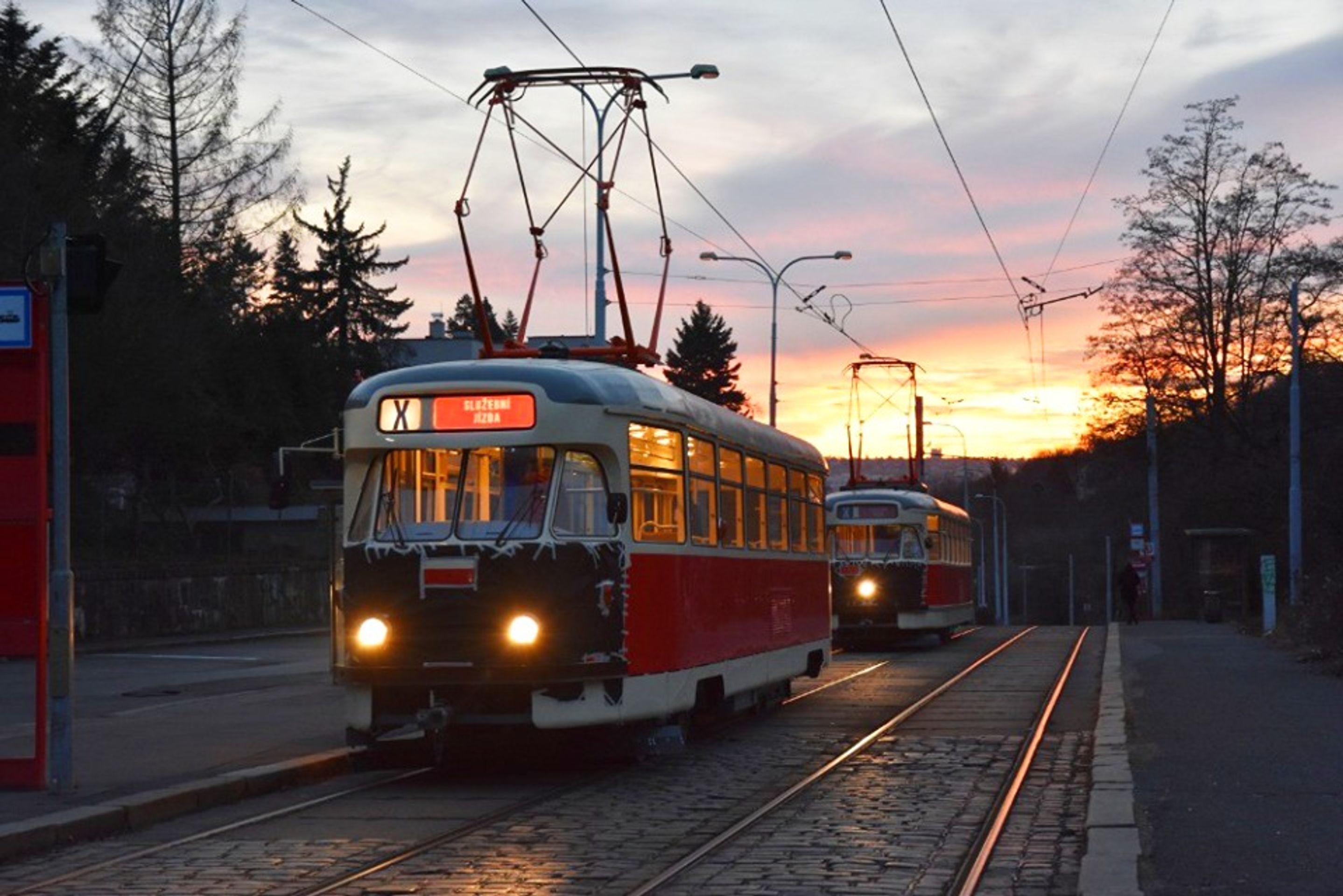 Retro tramvaj T2 - 4 - GLERIE: Retro tramvaj T2 se vrací do Prahy (7/8)