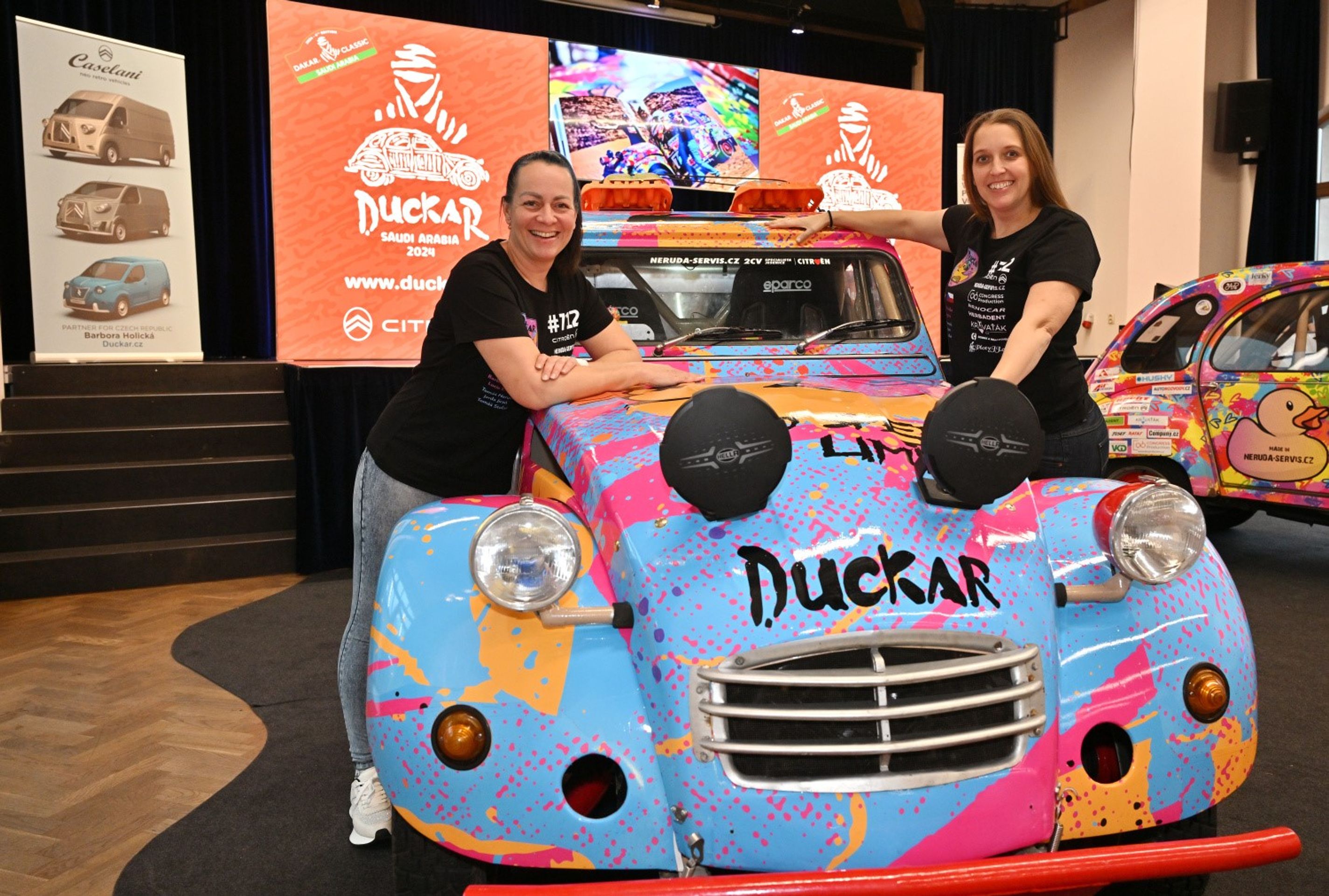 Dvoumotorová "kachna" Citroën 2CV pro rally Dakar - Unikátní Citroën 2CV opět míří na Dakar (1/10)