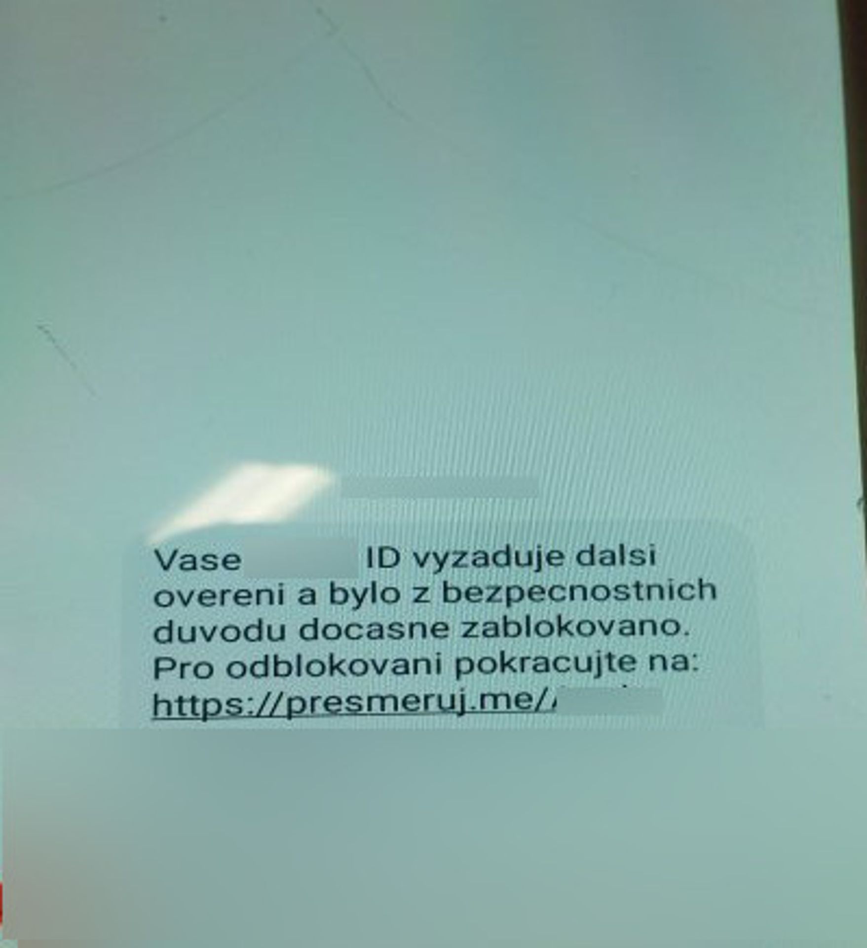 Podvodná SMS o zablokování účtu - GALERIE: Nová forma phishingu (2/3)