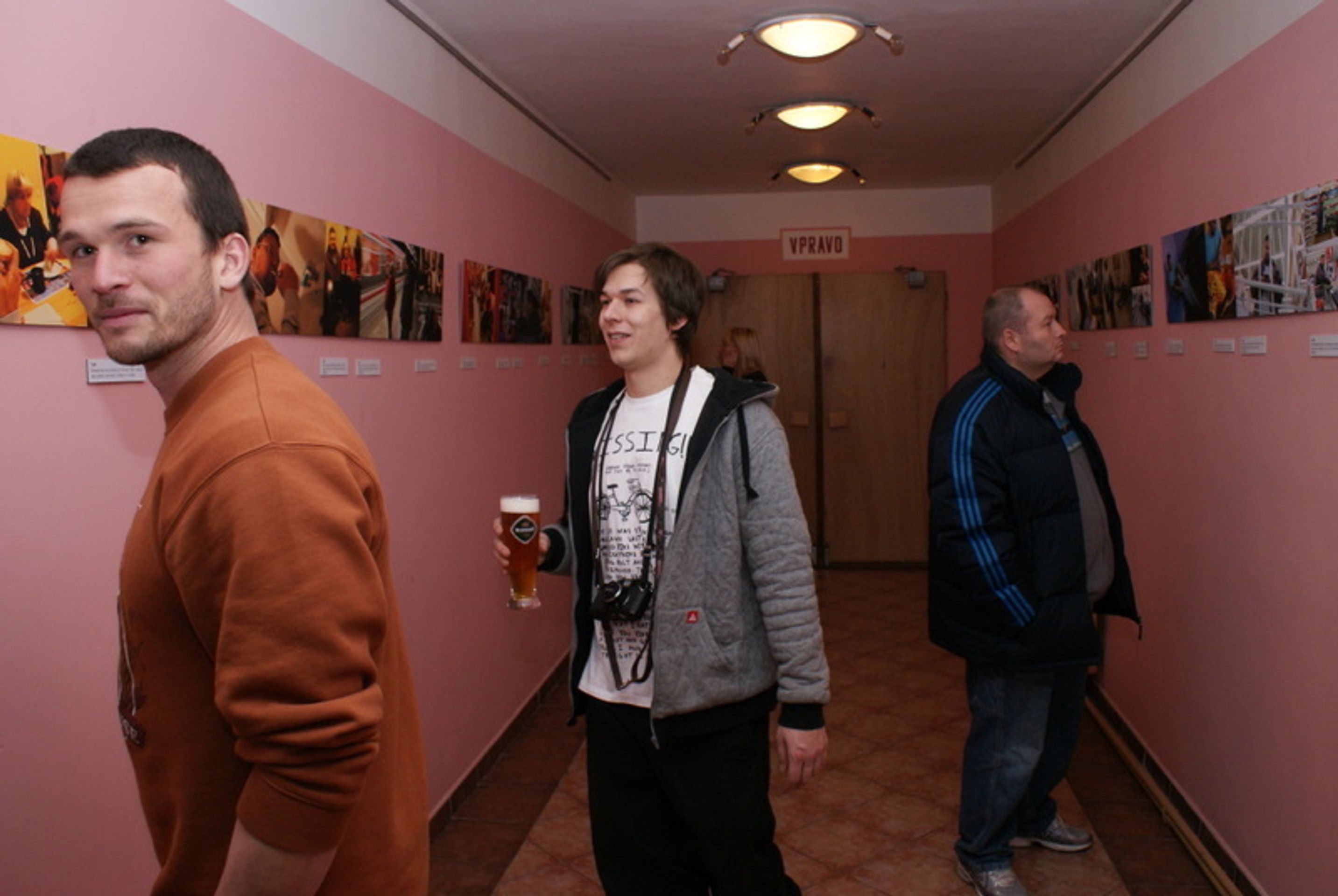 UNIKÁTNÍ VÝSTAVA: Dvacet čtyři hodin fotografoval postiženého... - 2 - GALERIE: Výstava 24 Hodin... (5/15)