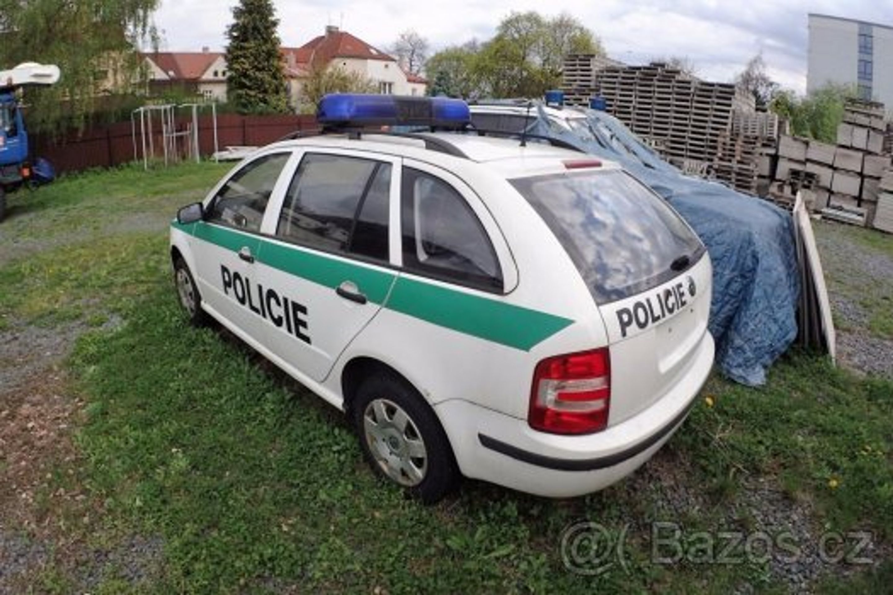 Fabia - 17 - FOTOGALERIE: Policejní Fabia na prodej (4/10)