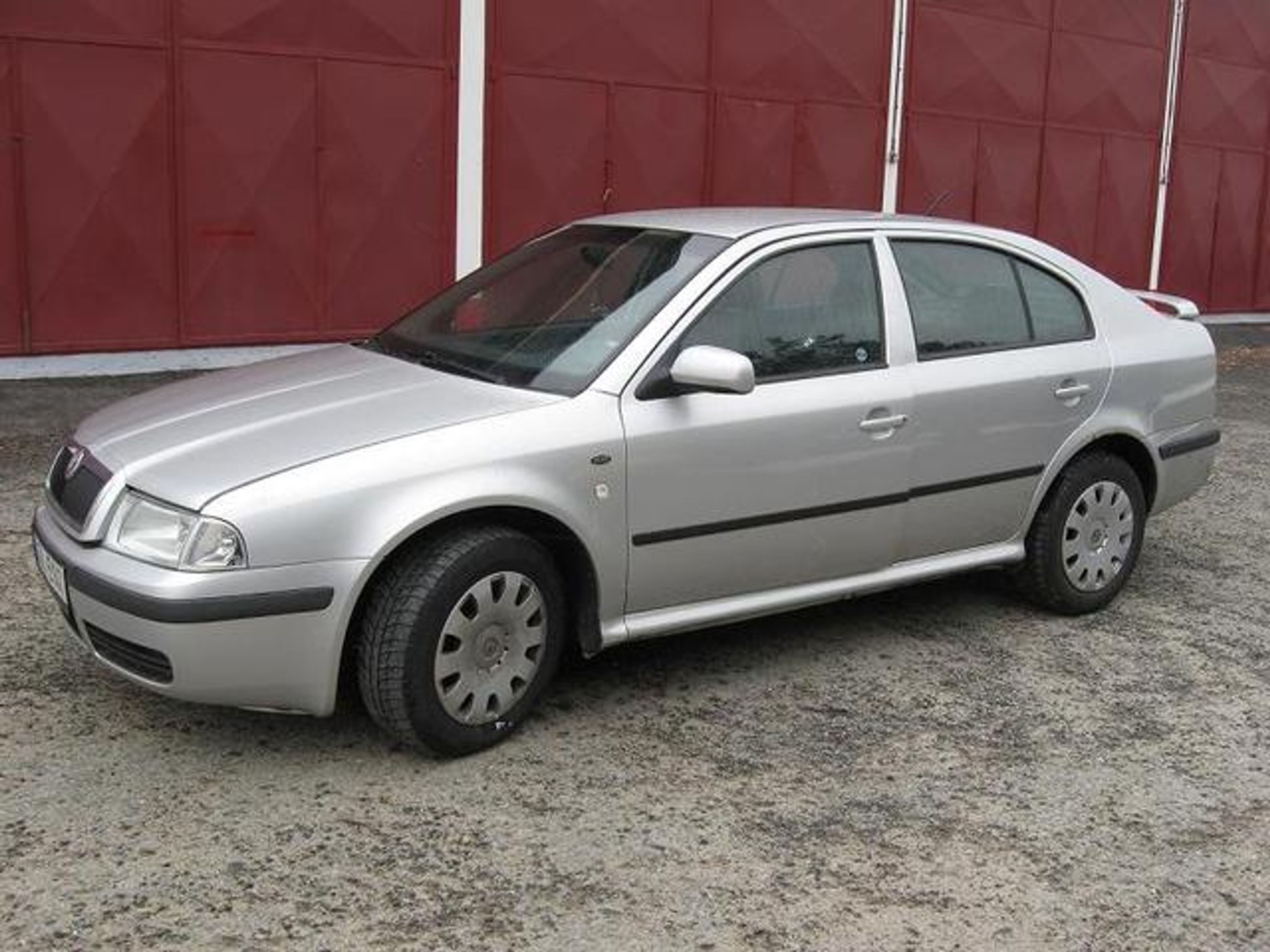 Škoda Octavia (nafta i bio nafta 48) - GALERIE: Auta v dražbě (1/11)