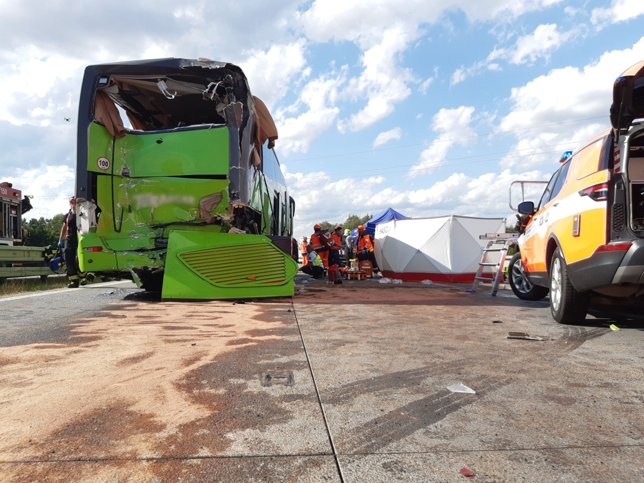 Vážná dopravní nehoda na D2 směr Brno (5) - Vážná dopravní nehoda na D2 směr Brno (14/22)