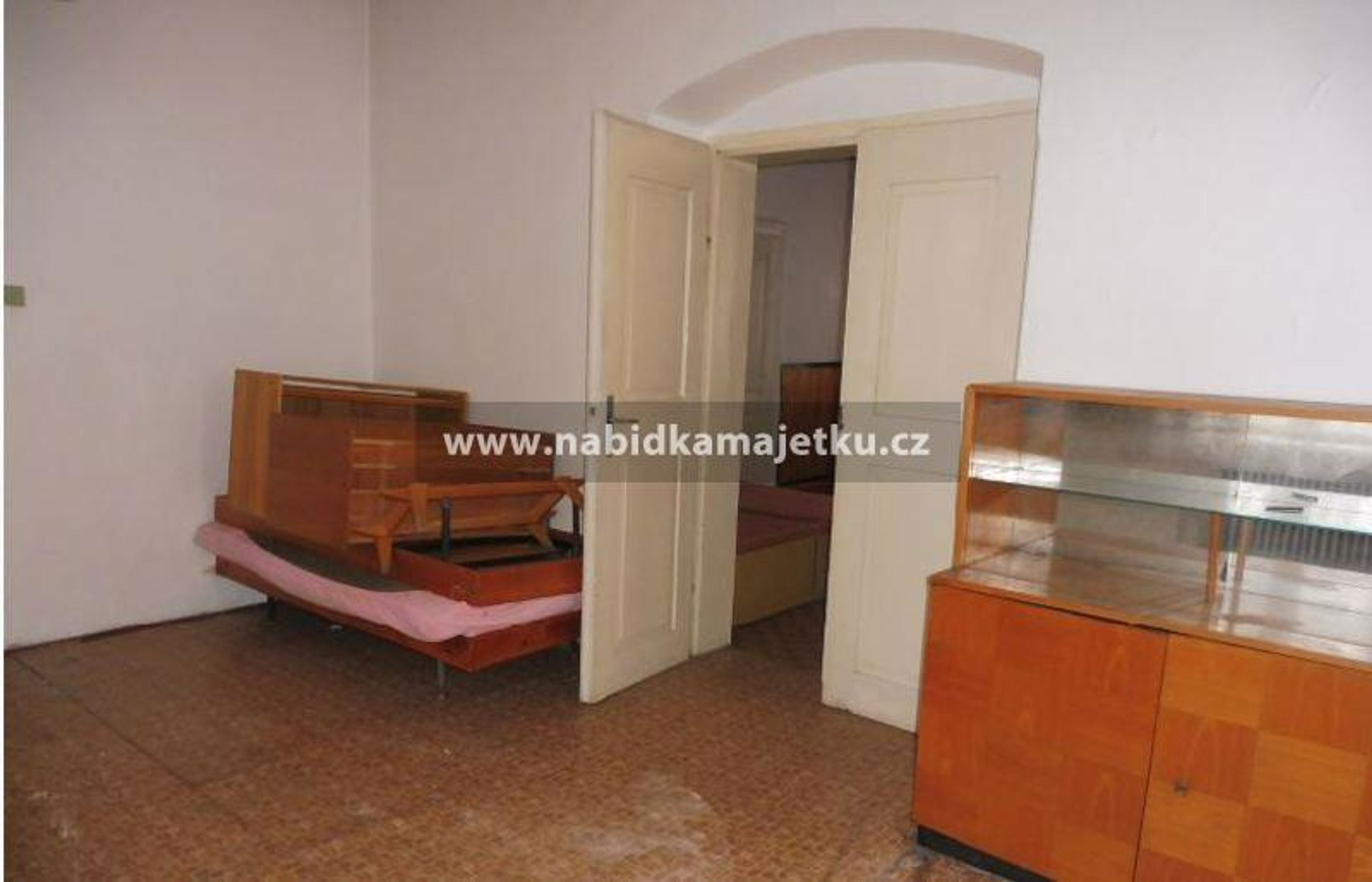 Prodej majetku Budova s pozemkem, Bruntál (7) - Nabídka majetku státu (19/115)