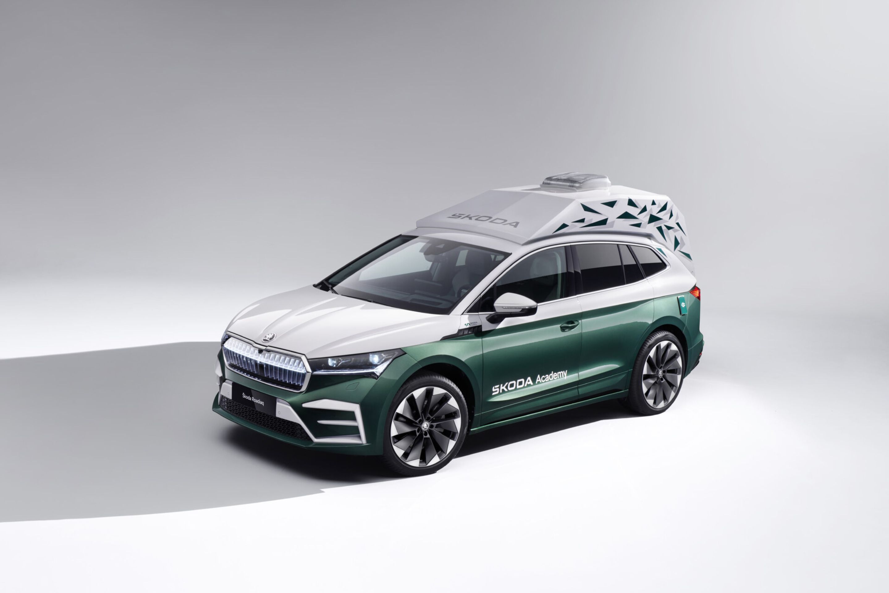Studentský vůz Škoda Roadiaq - Odvážný studentský koncept obytného elektromobilu Škoda Roadiaq (10/21)