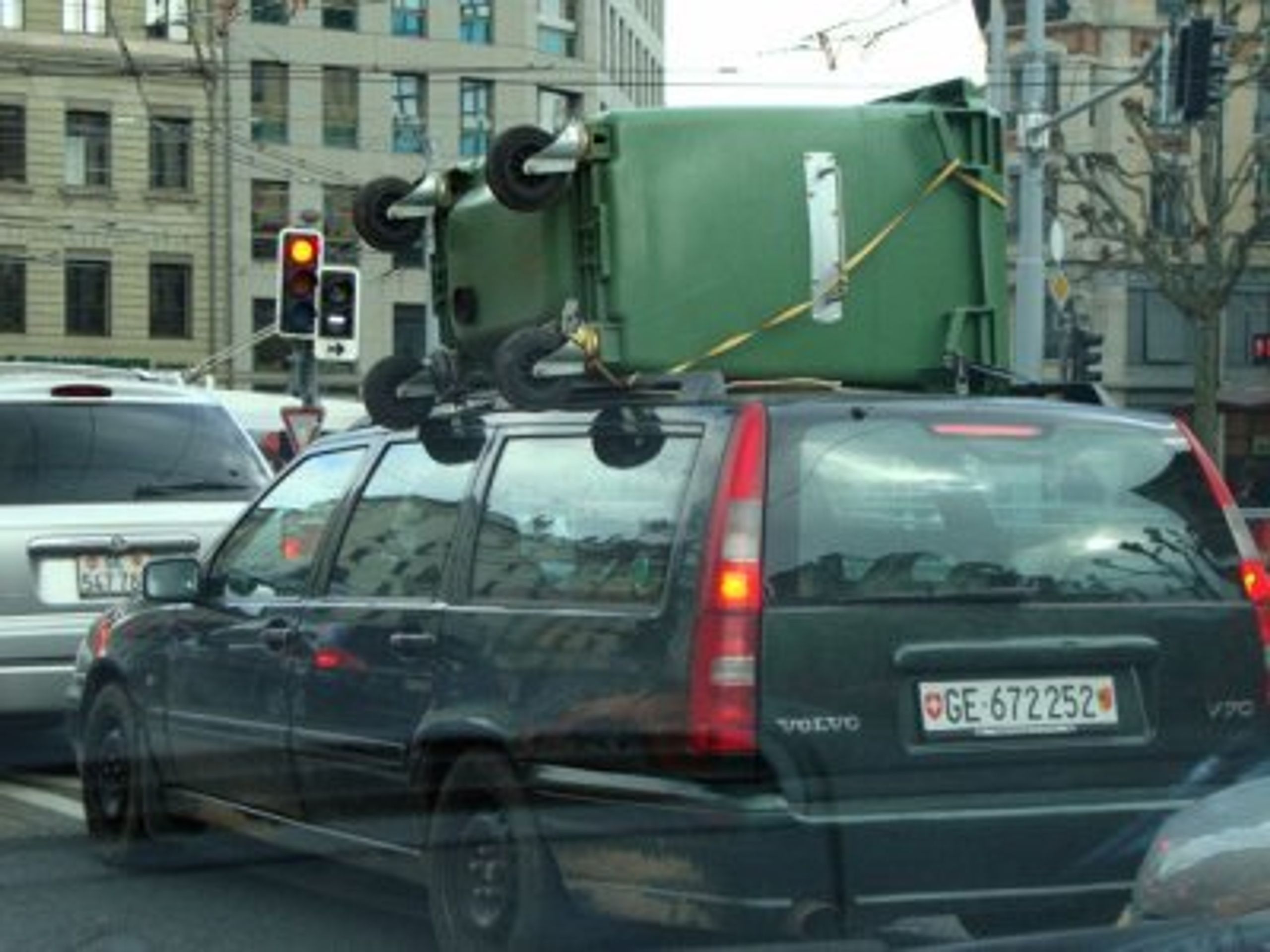 Trest za špatné parkování - 38 - Fotogalerie: Drsné i vtipné tresty za špatné parkování (12/19)