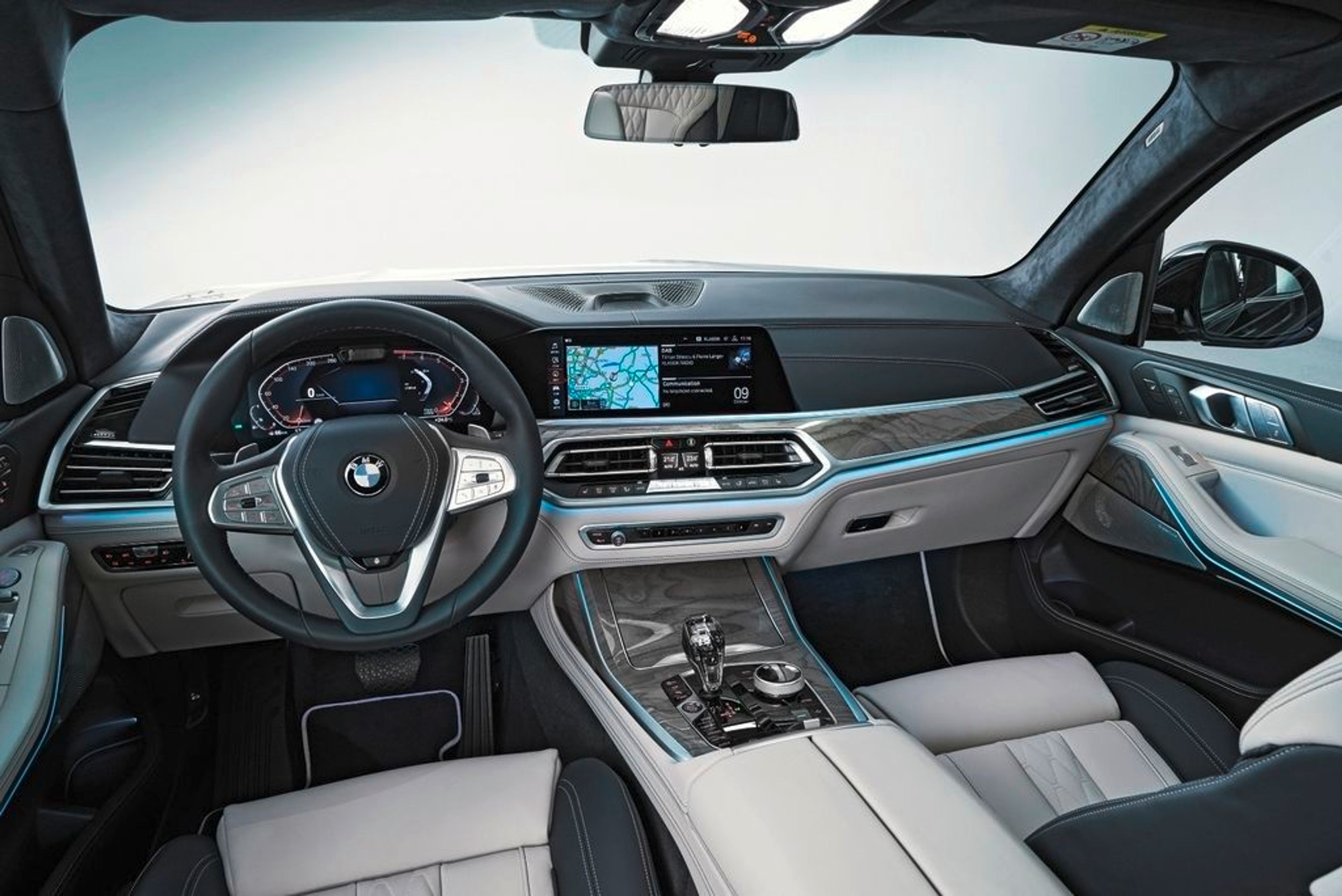 BMW X7 - 15 - Fotogalerie: Kolosální BMW X7 (1/24)