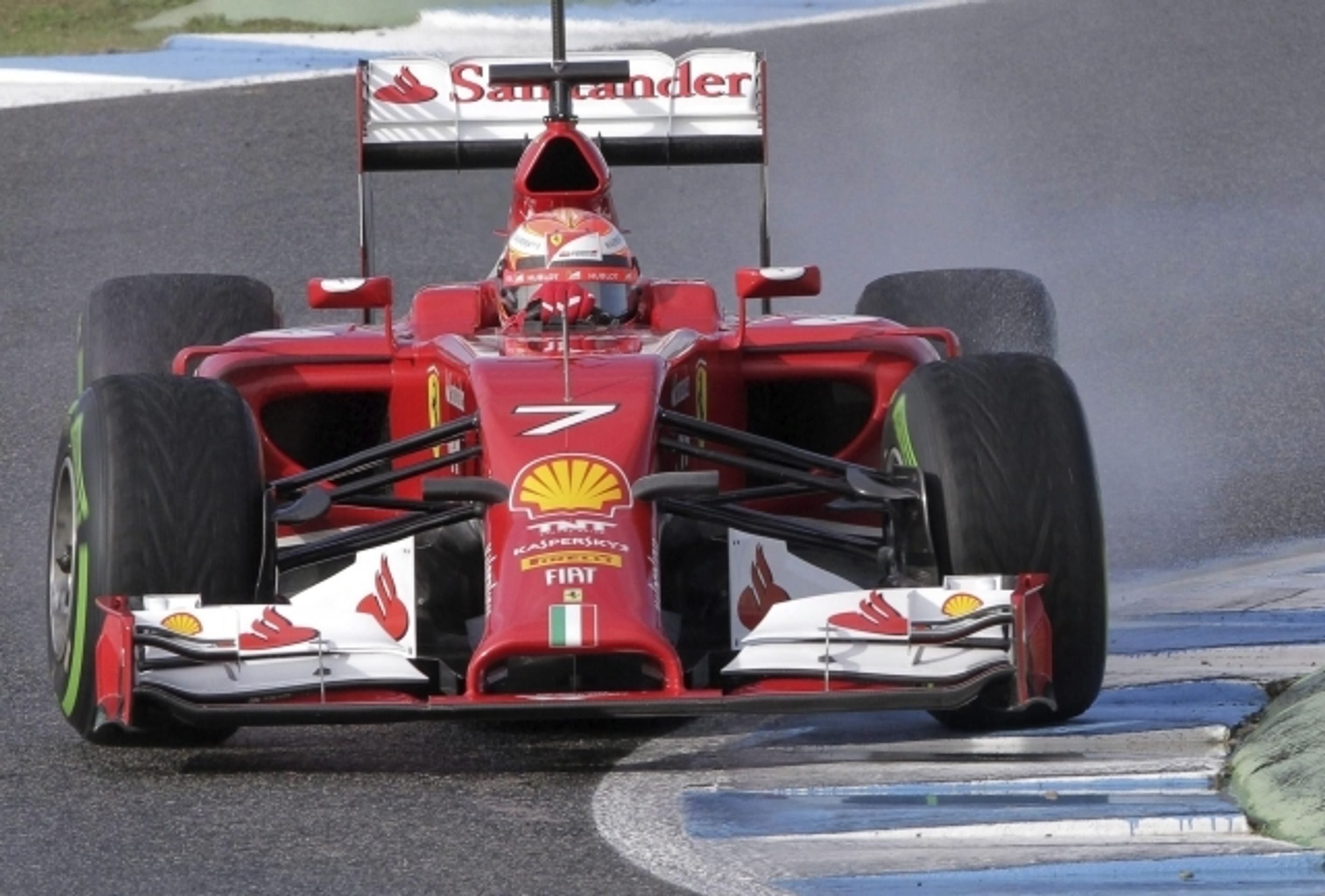 Letošní vozy F1 - 11 - GALERIE: Letošní monoposty F1 (2/10)