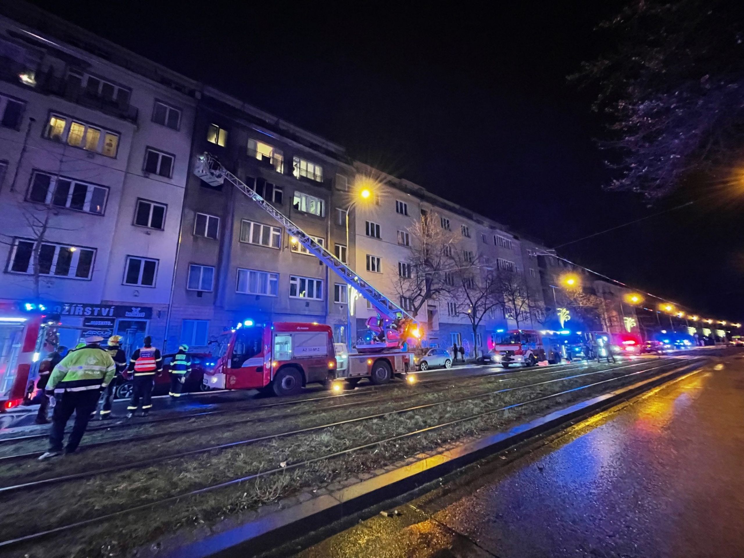 Požár ve Vršovicích - Požár bytu v pražských Vršovicích (6/6)