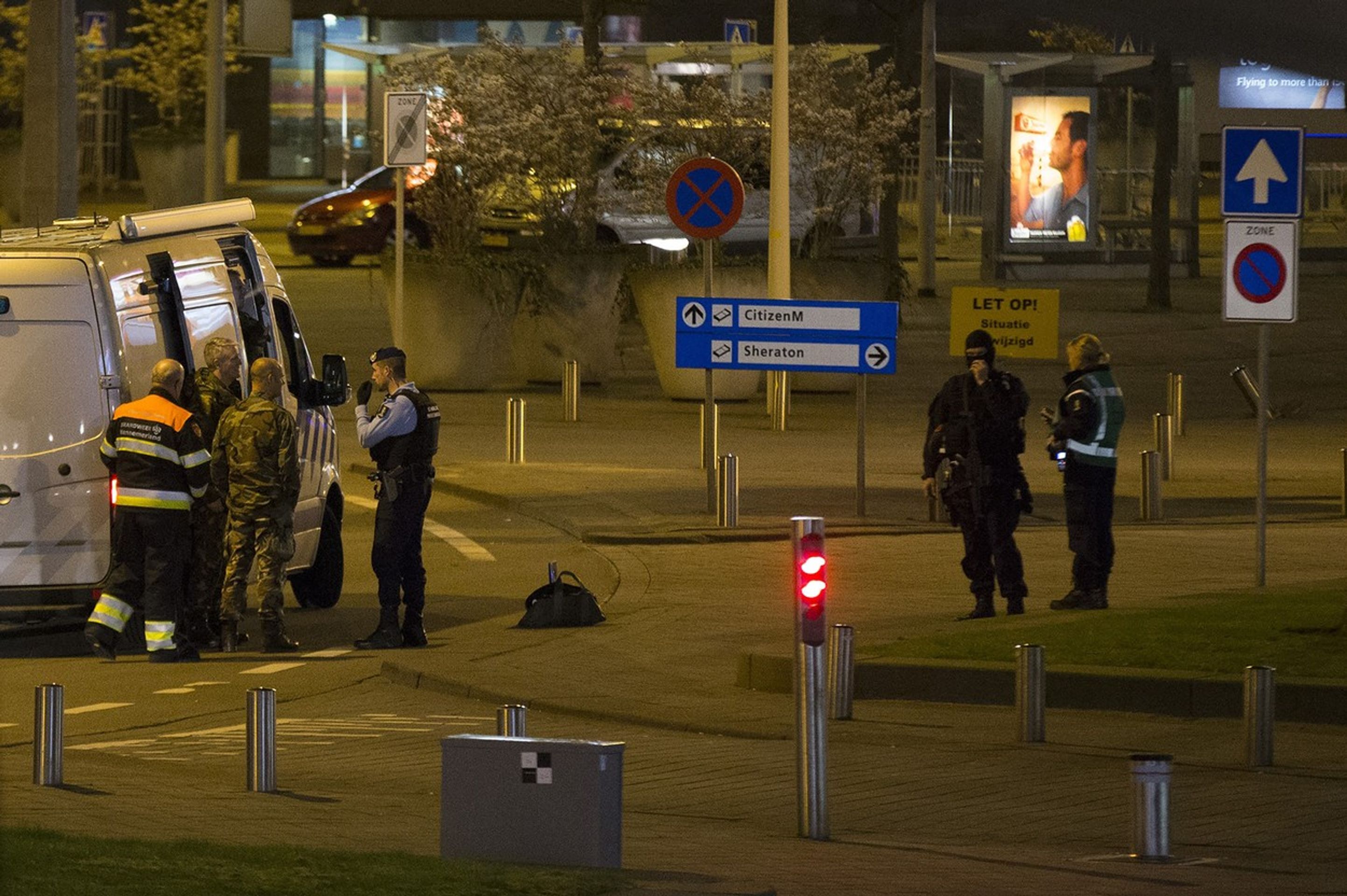 Policie uzavřela letiště v Amsterdamu - GALERIE: Evakuace amsterdamského letiště (1/8)