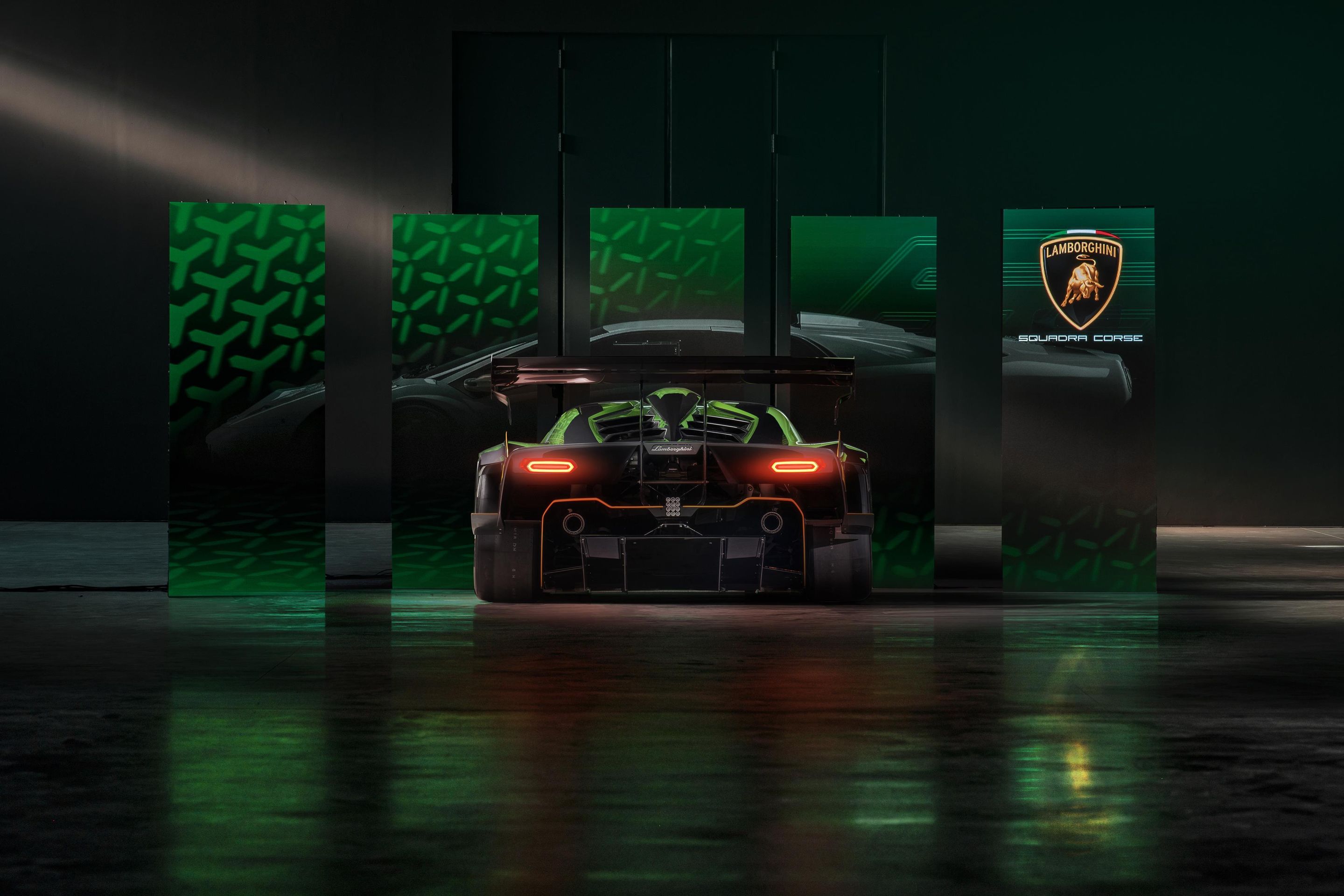 Lamborghini Essenza SCV12 - 23 - Fotogalerie: Exkluzivní hračka pro milionáře Lamborghini Essenza SCV12 (6/17)
