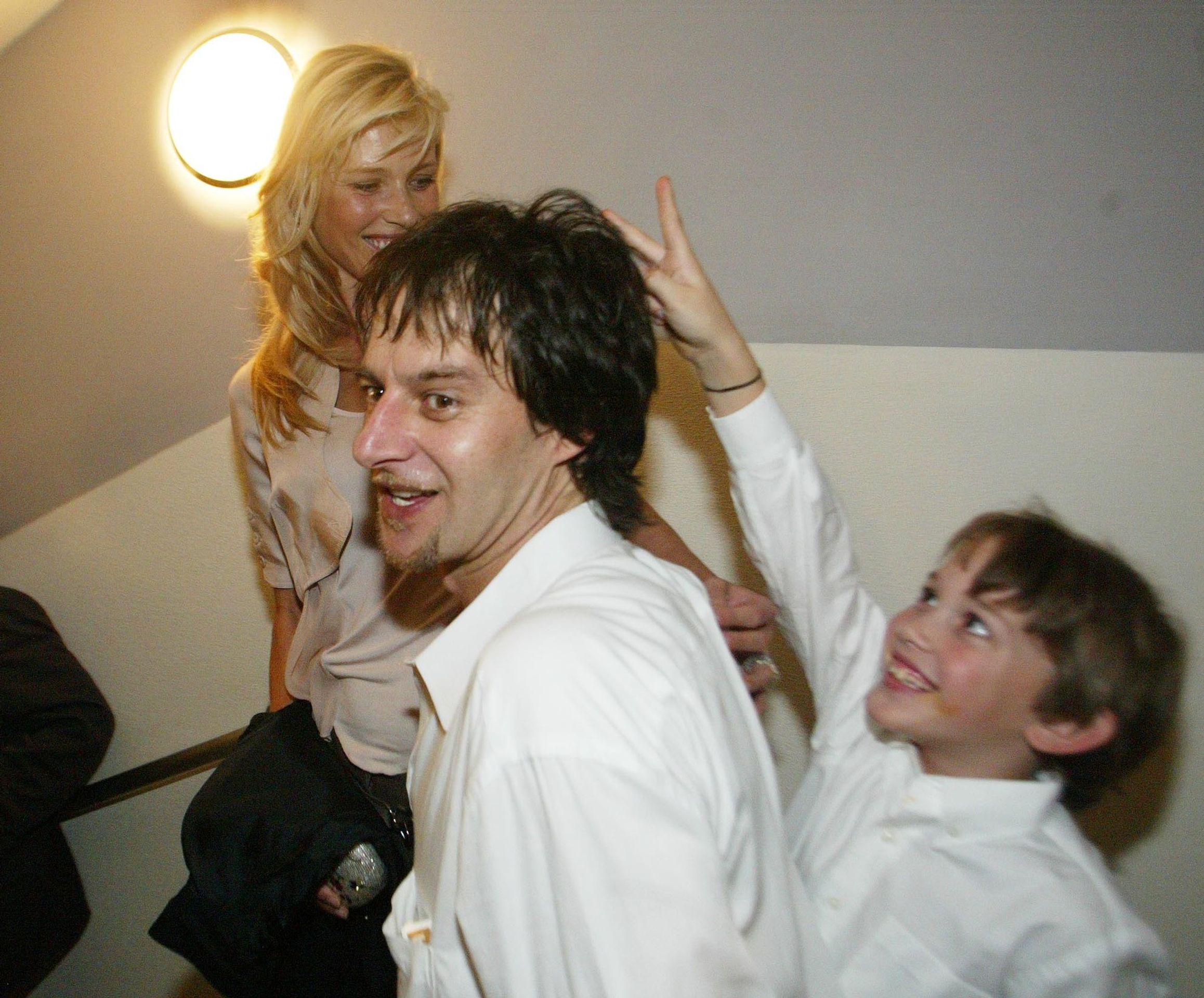 Daniela Peštová, Pavol Habera a syn, 19. 11. 2004 - Pavol Habera s rodinou (2/6)