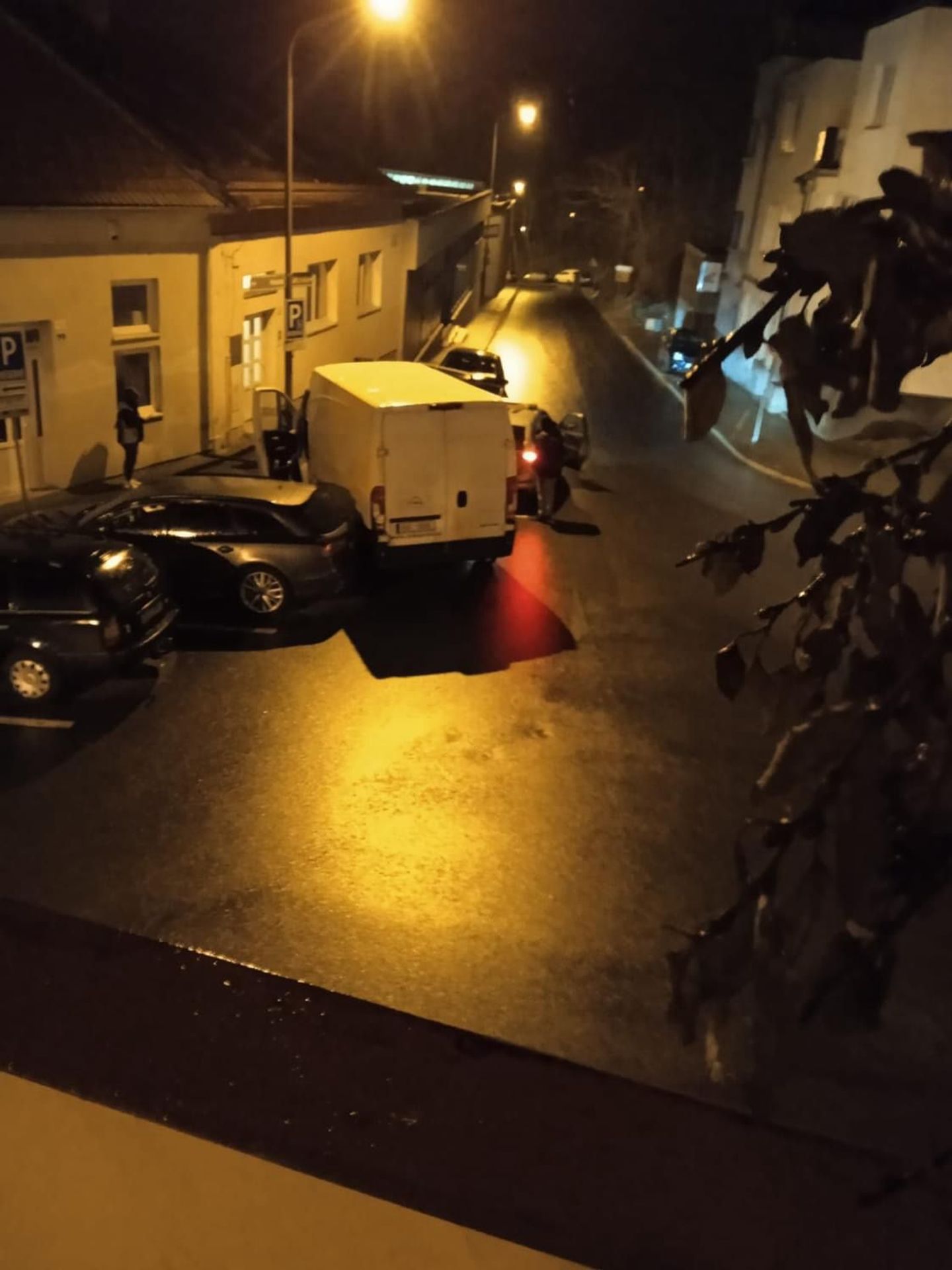 Ledovka způsobuje nehody již na parkovištích, Třebíčsko (1) - Ledovka komplikuje dopravu (24/30)
