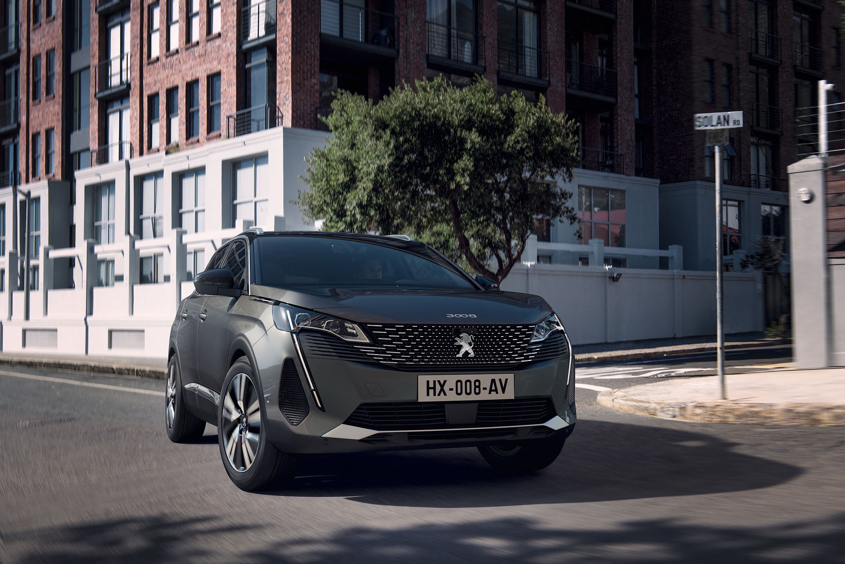 Modernizovaný crossover Peugeot 3008 - 10 - Fotogalerie: Peugeot 3008 vycenil lví zuby (8/8)