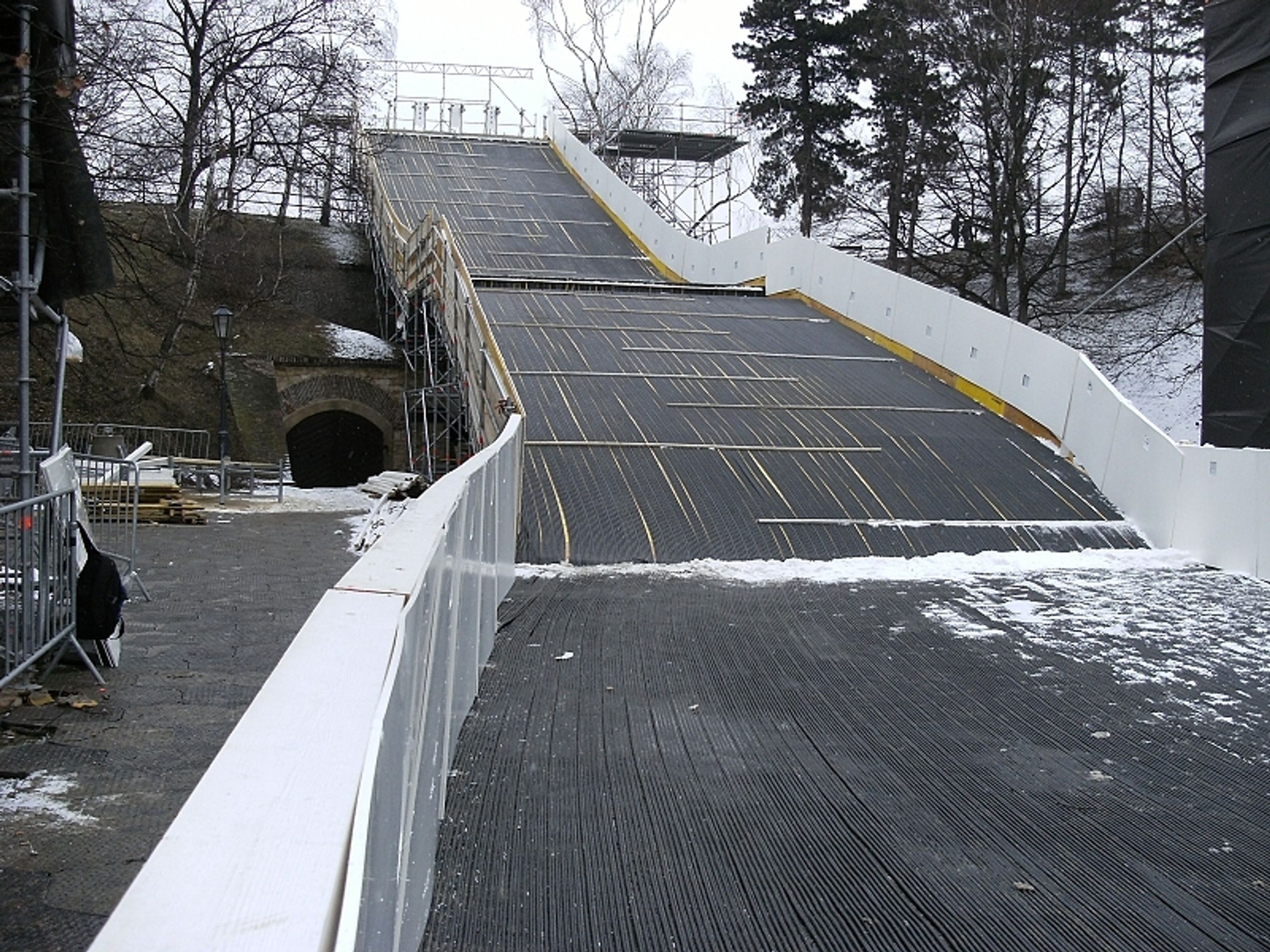 Red Bull Crashed Ice, přípravy koryta - GALERIE: Red Bull Crashed Ice, přípravy koryta (4/7)