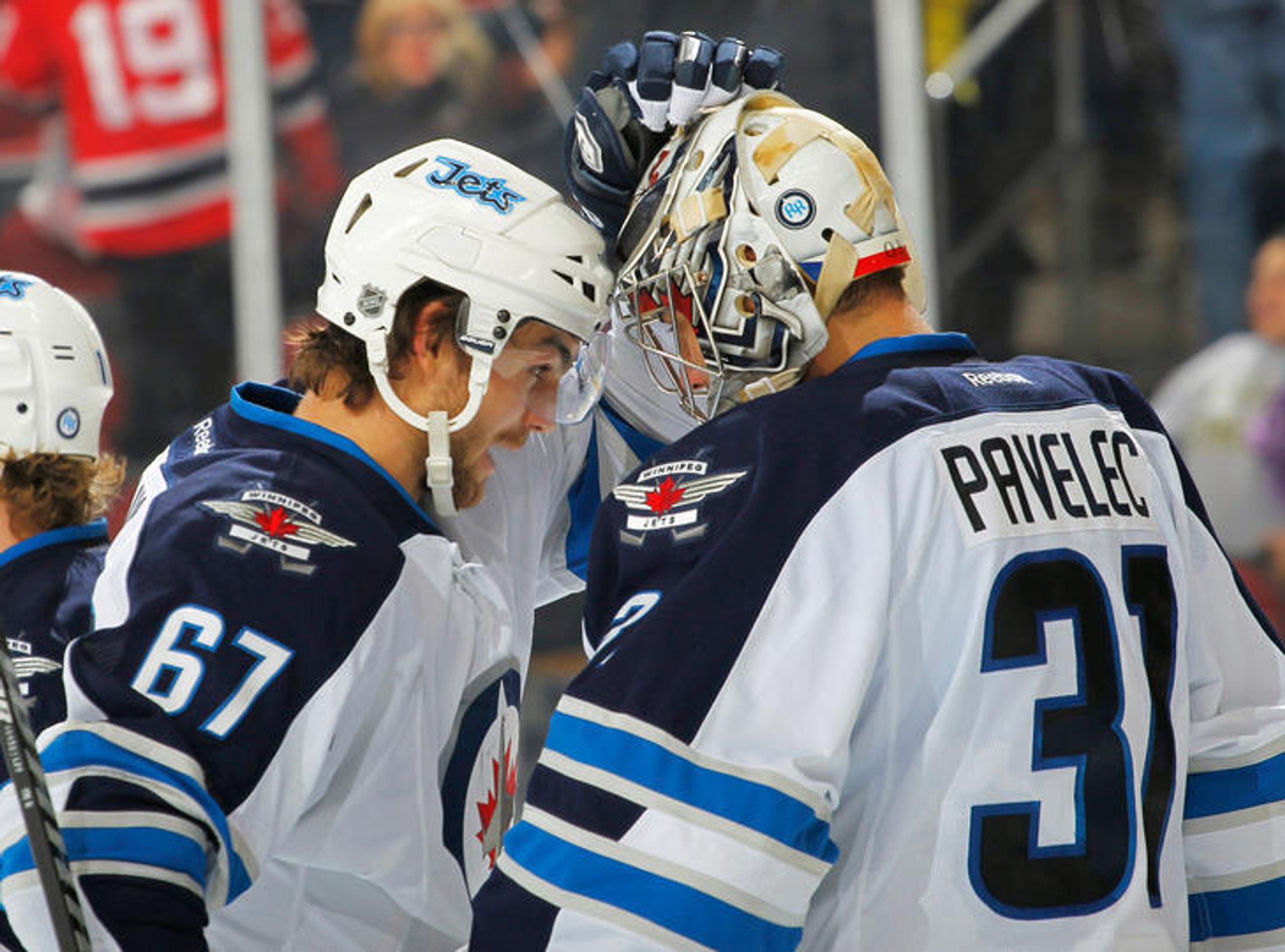 Ondřej Pavelec vs. Jaromír Jágr - 3 - GALERIE: Ondřej Pavelec vs. Jaromír Jágr (3/7)