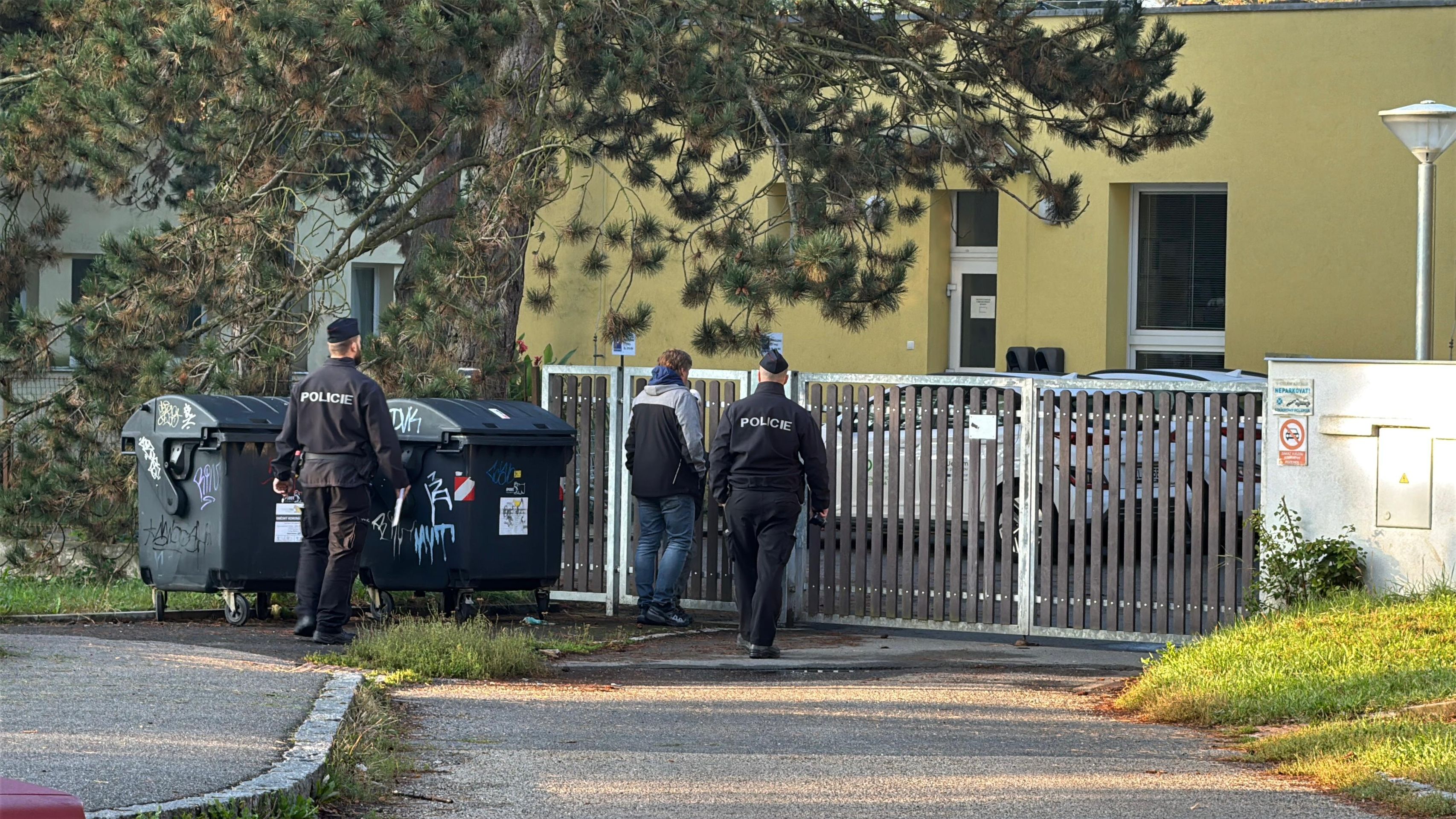 V Praze utekli majiteli agresivní rotvajleři - Útok rotvajlerů v Praze (9/11)