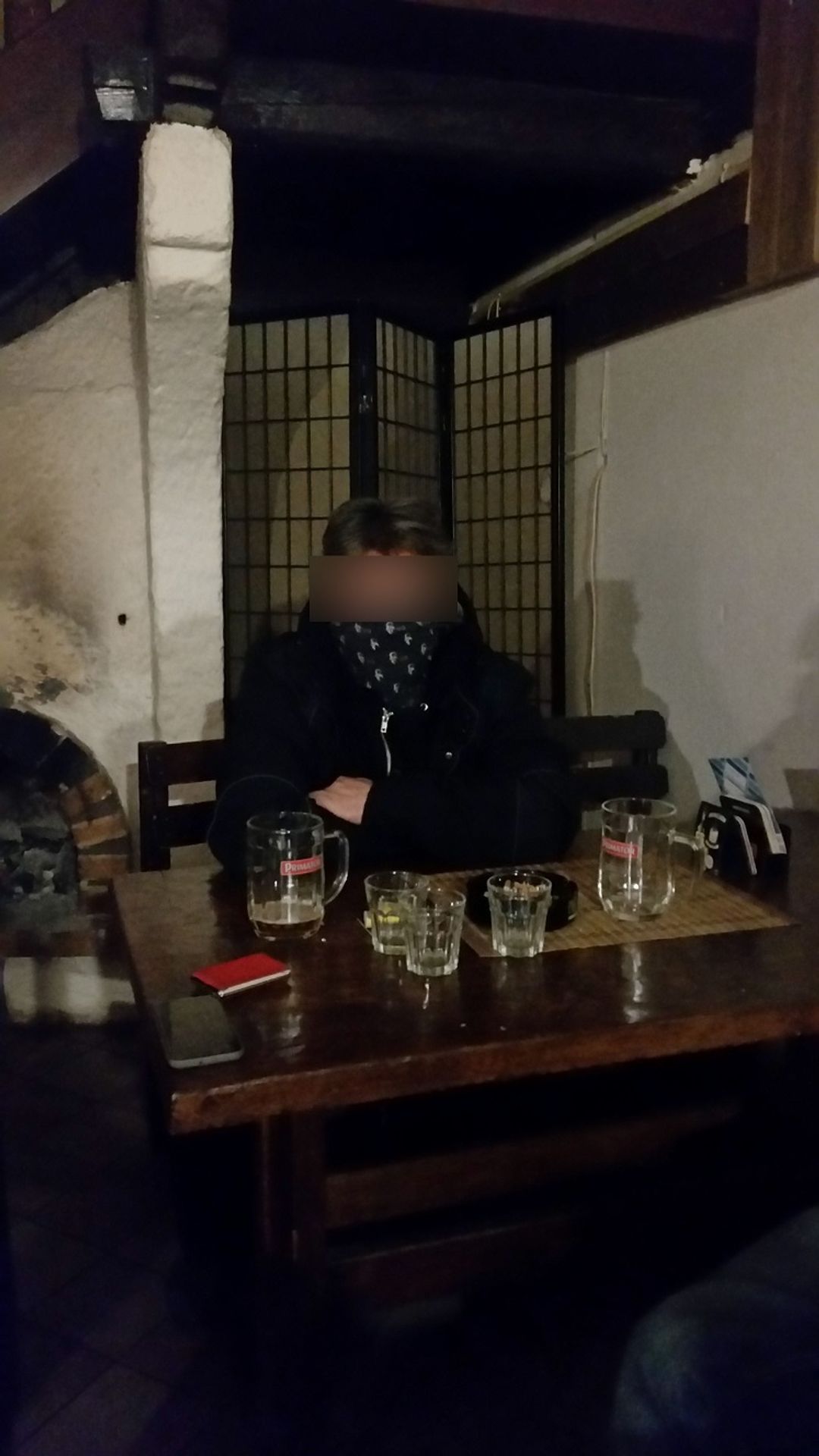 Pijatika v Brně - 3 - GALERIE: Češi porušují nařízení zavírající hospody (2/4)