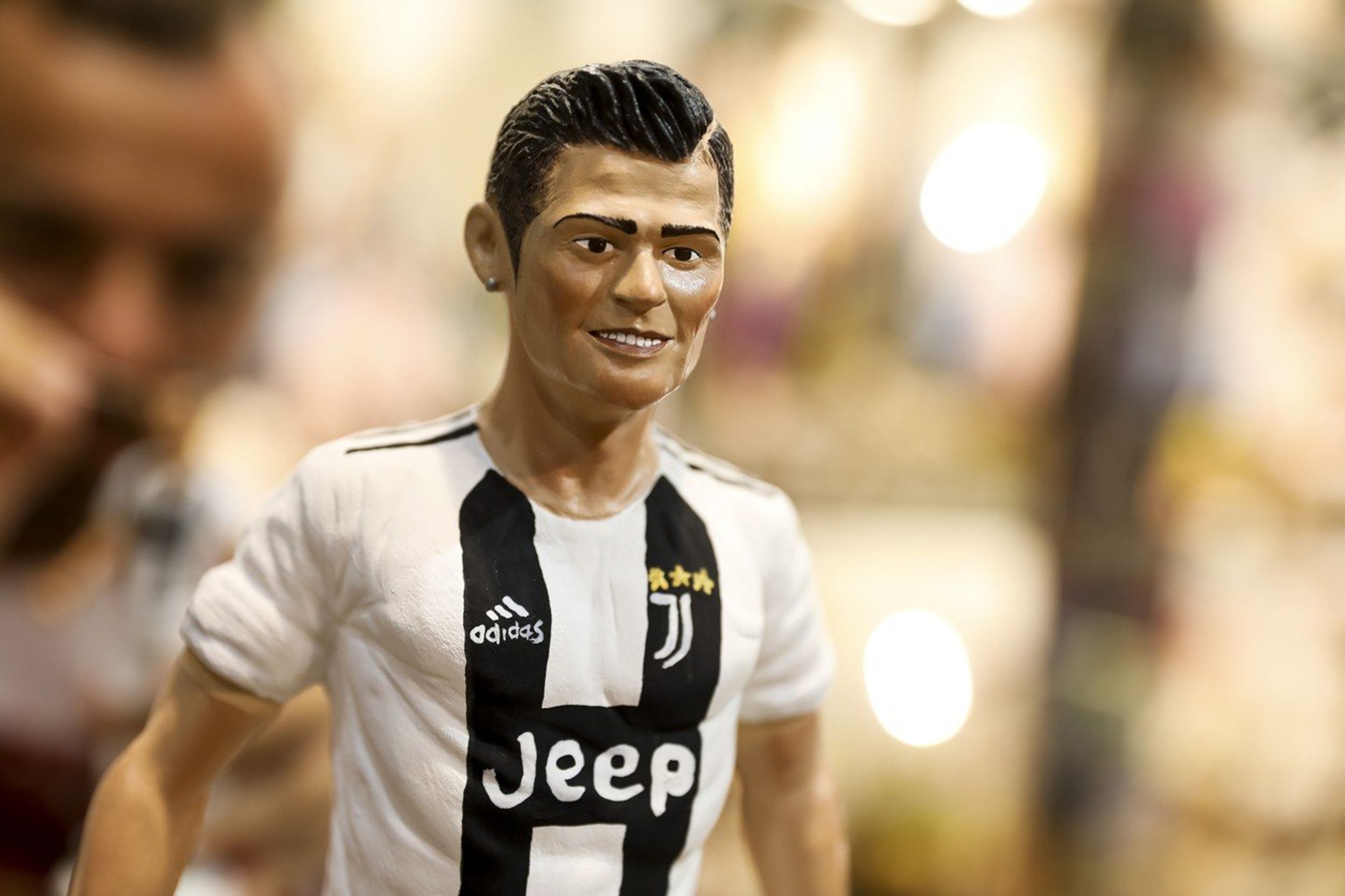 Suvenýry s Cristianem Ronaldem - GALERIE: Cristiano Ronaldo odchází z Realu Madrid do Juventusu (3/5)