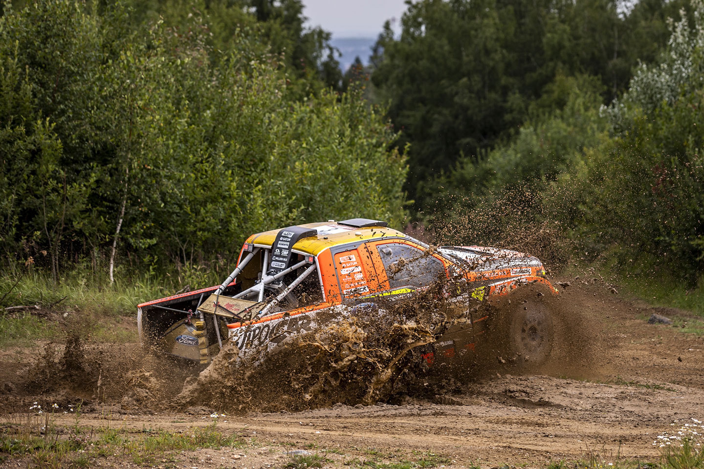 Martin Prokop a Ranger Raptor na tankodromu - 10 - GALERIE: Martin Prokop na tankodromu s Ranger Raptorem (7/16)