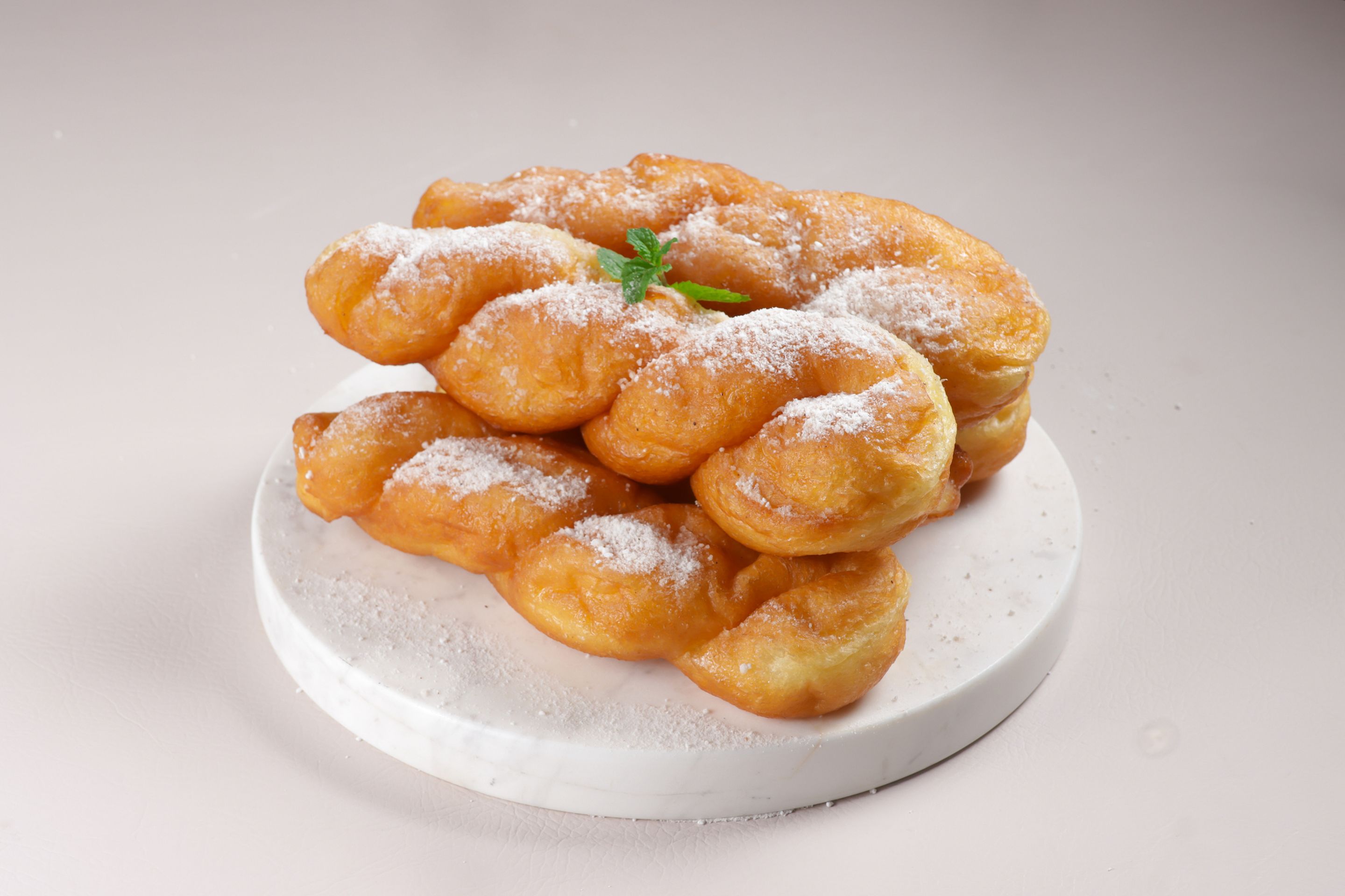 Korejský Twisted Donut (Kkwabaegi) - Nejoblíbenější smažené zákusky (2/17)