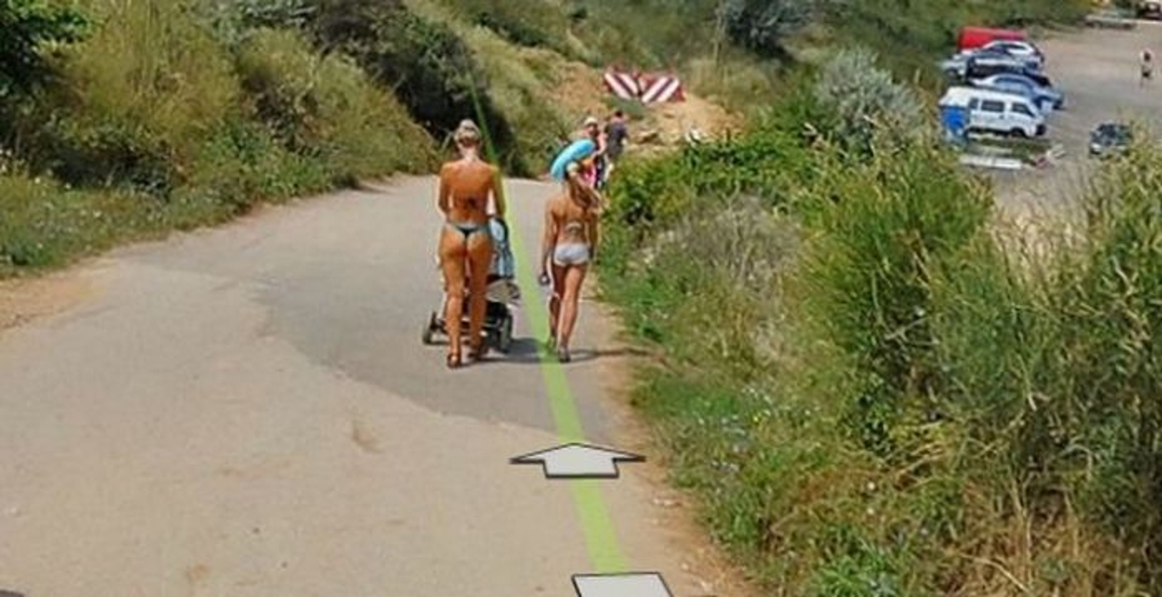 Holky z Google street view - 3 - GALERIE: Holky z Google Street View (3/27)