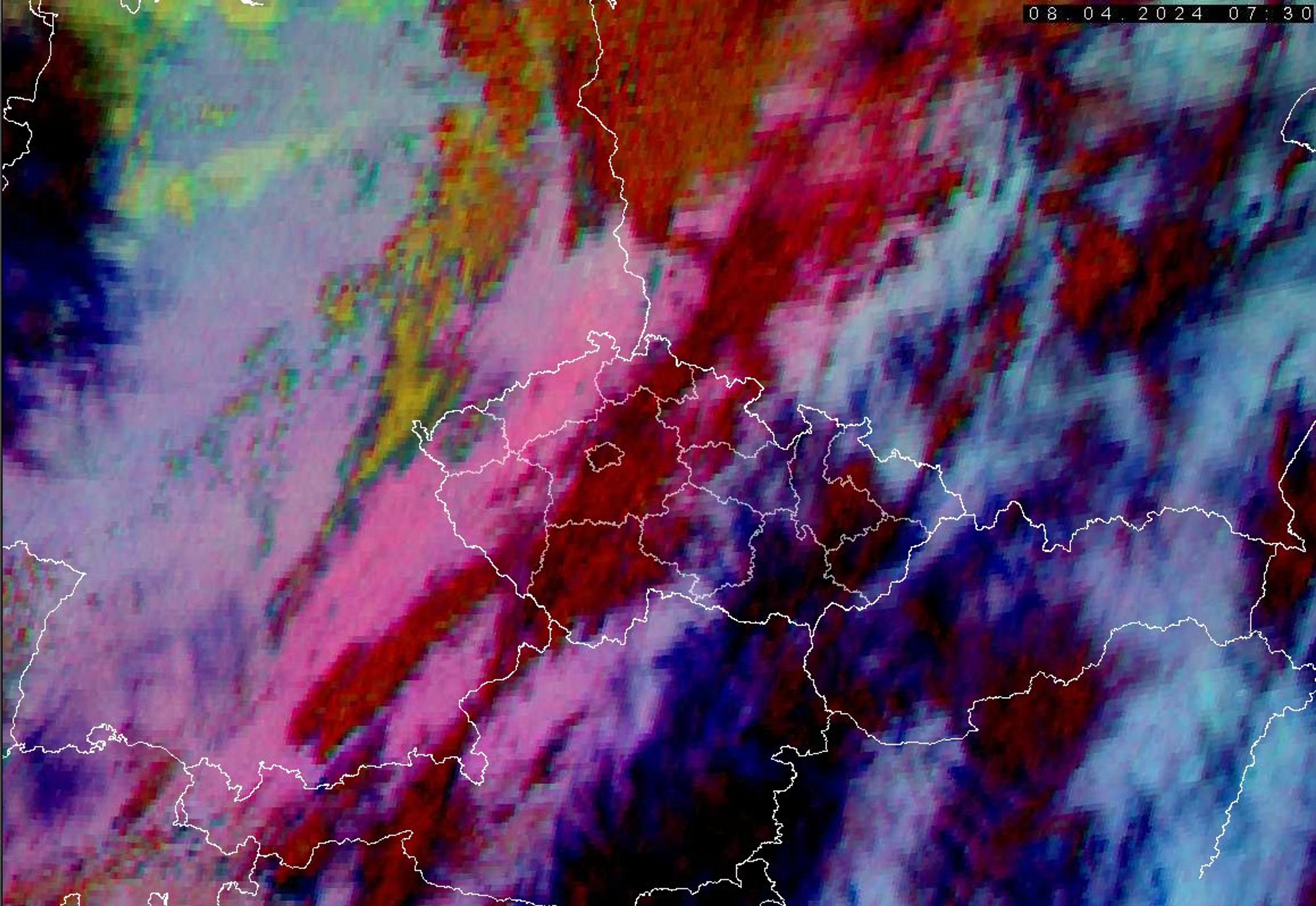Na snímku družice MSG je saharský písek všude tam, kde je vidět růžová barva - Saharský písek nad Evropou (3/3)