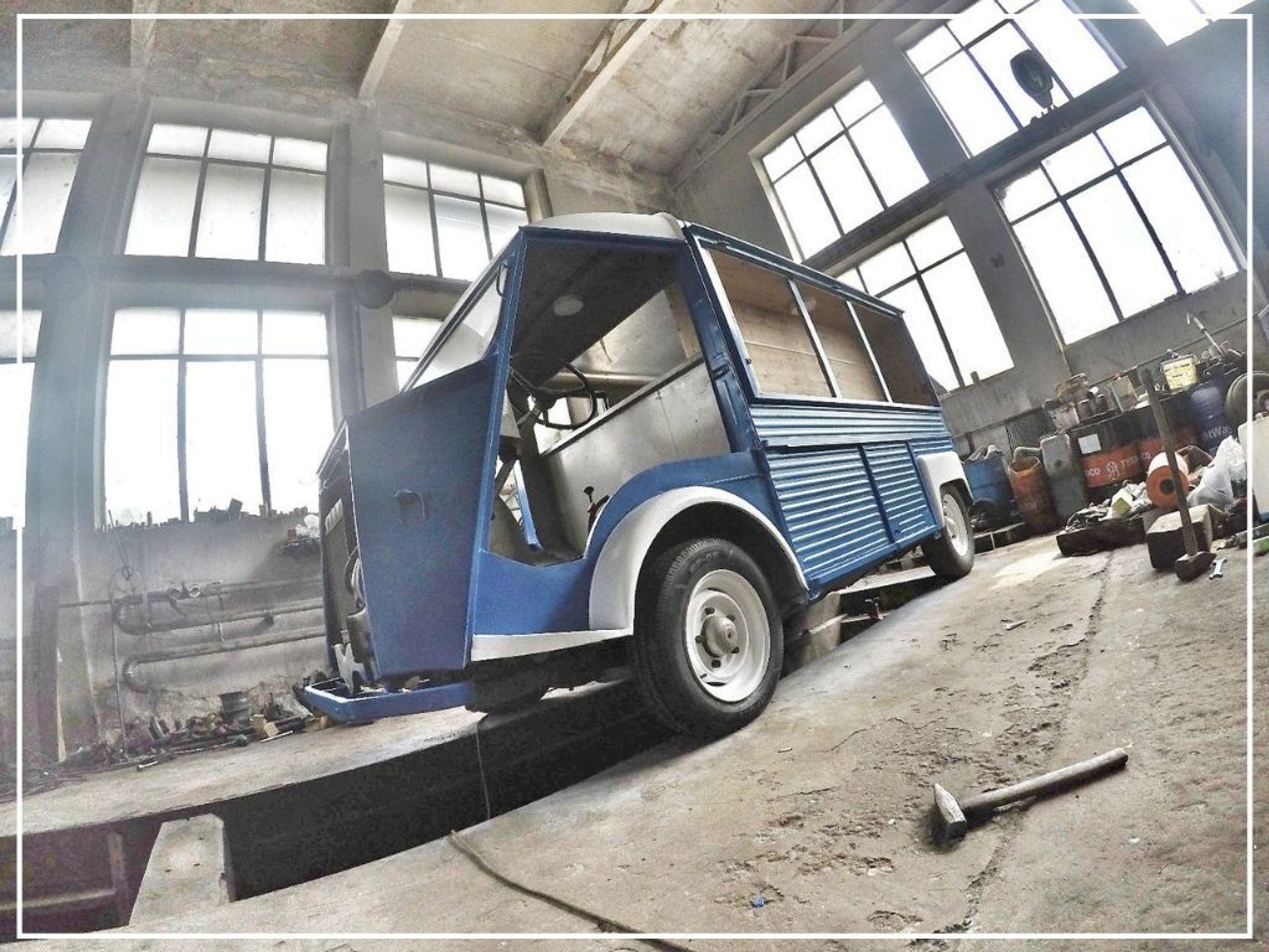 Pivní mašina Citroën HY VAN z roku 1976 - 18 - Fotogalerie: Úprava stařičkého Citroënu HY VAN z roku 1976 (6/9)