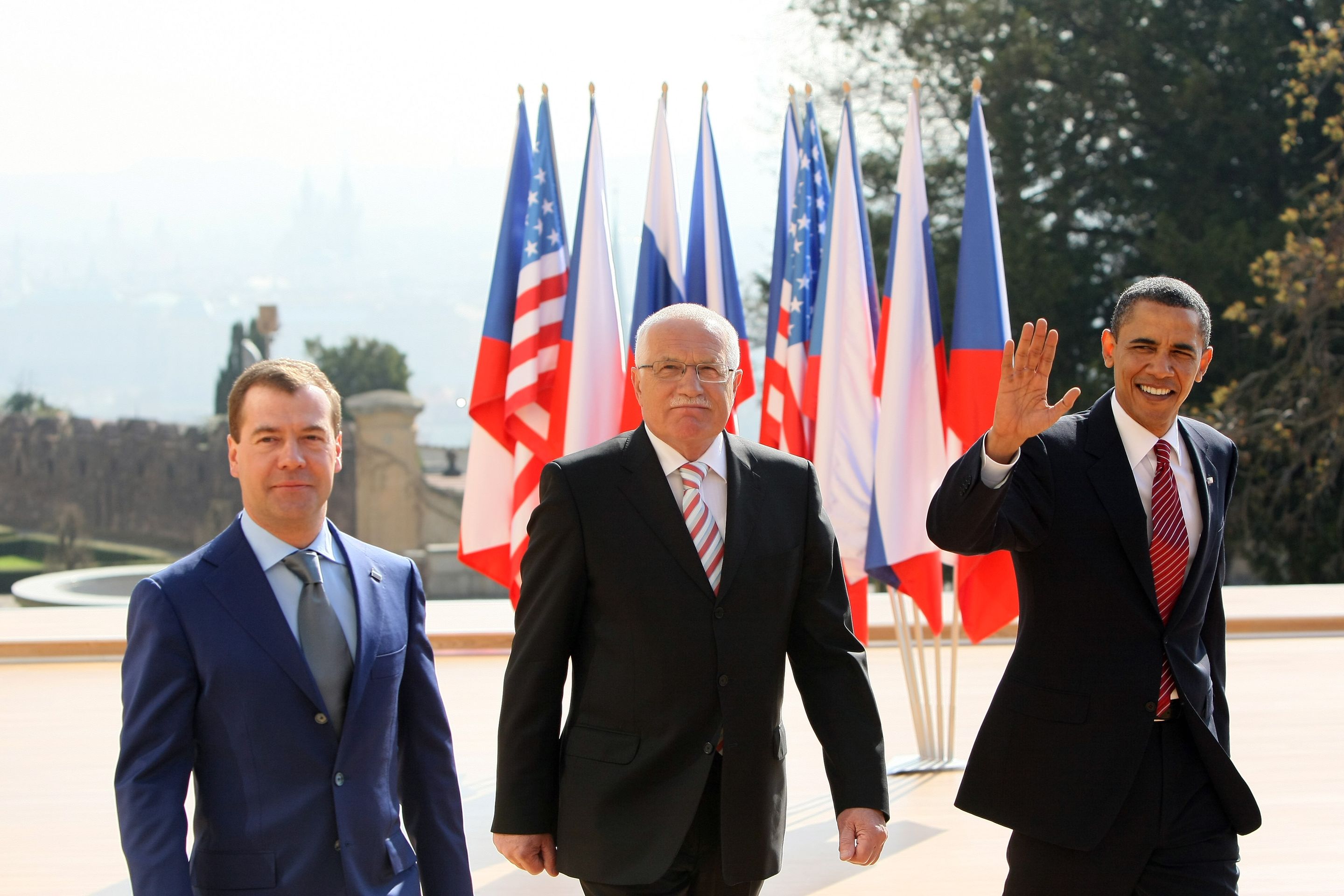Obama, Medveděv a Klaus na Hradě - GALERIE: Obama a Medveděv na Hradě s Václavem Klausem (1/1)