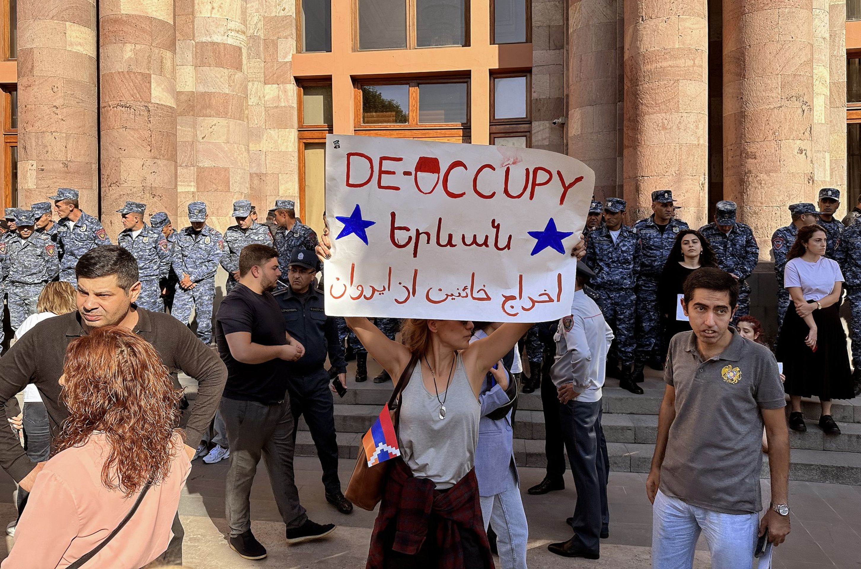 Demonstrace před vládní budovou v centru Jerevanu, 19. 9. 2023 (2) - Konflikt v Náhorním Karabachu (1/5)