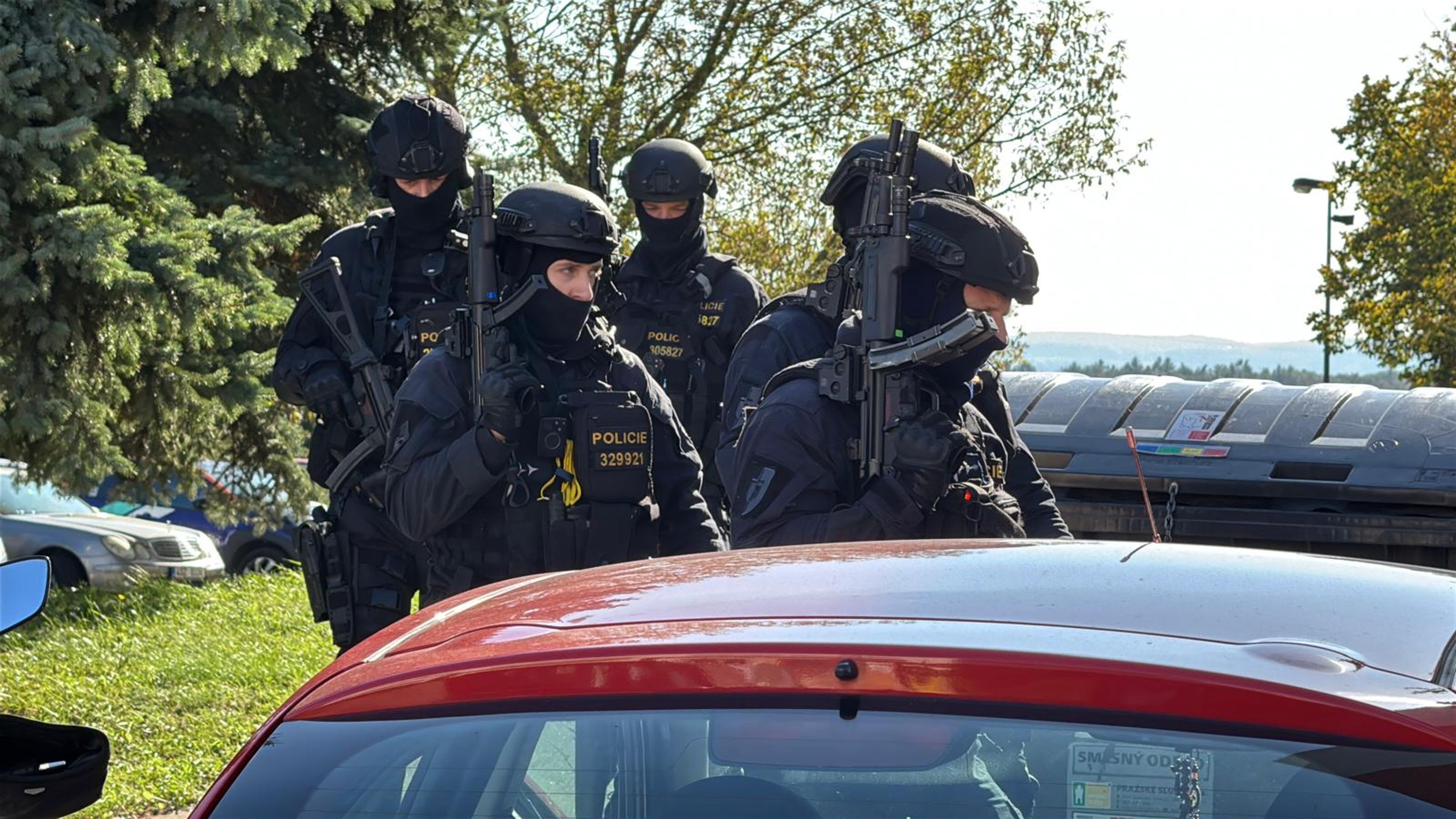 Policejní pátrání v Horních Počernicích (2) - Policejní pátrání v Horních Počernicích (9/10)
