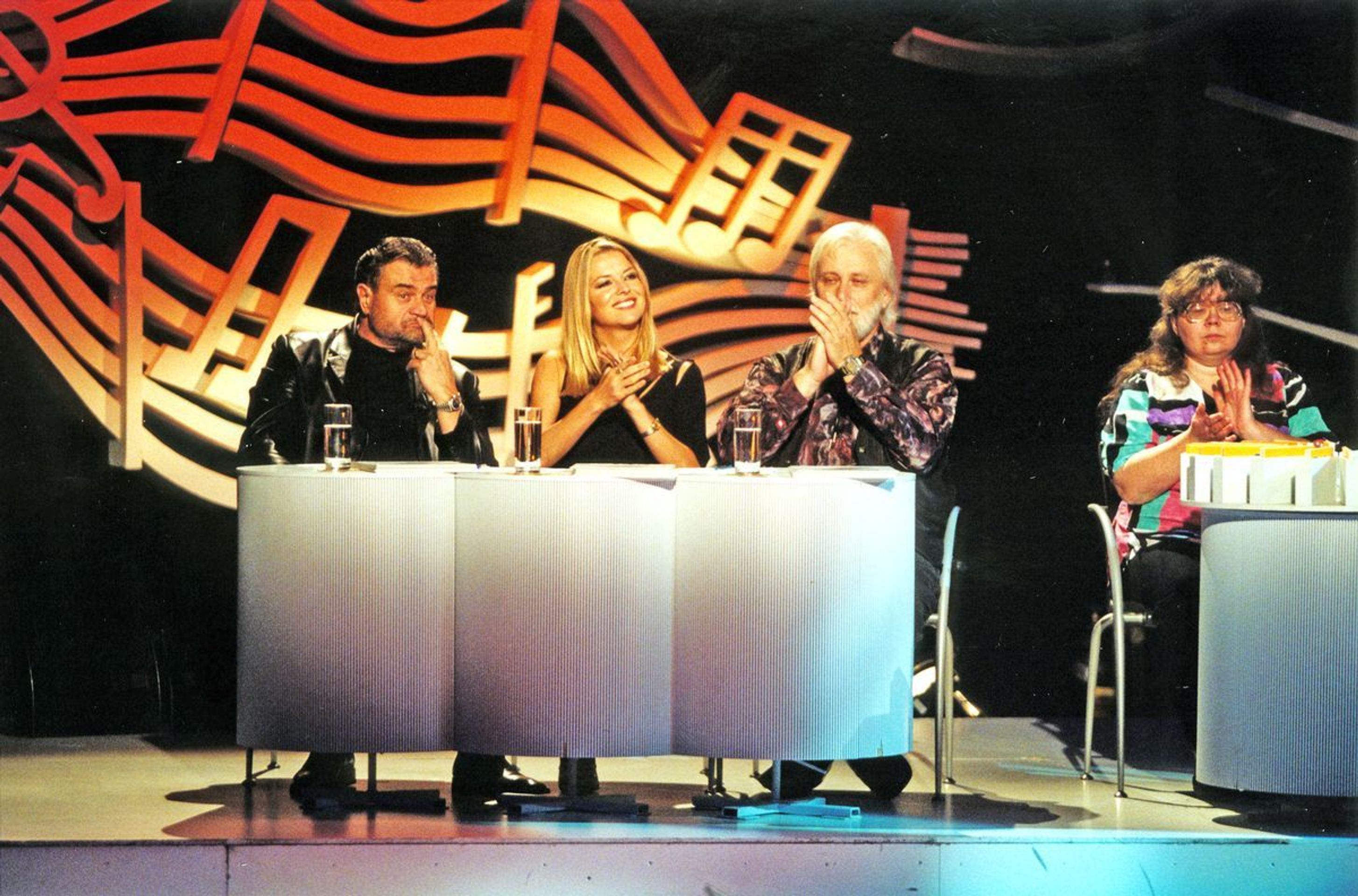 Jak šel čas s Novou - 2002 - 1 - 20 let Novy: 2002 (10/10)