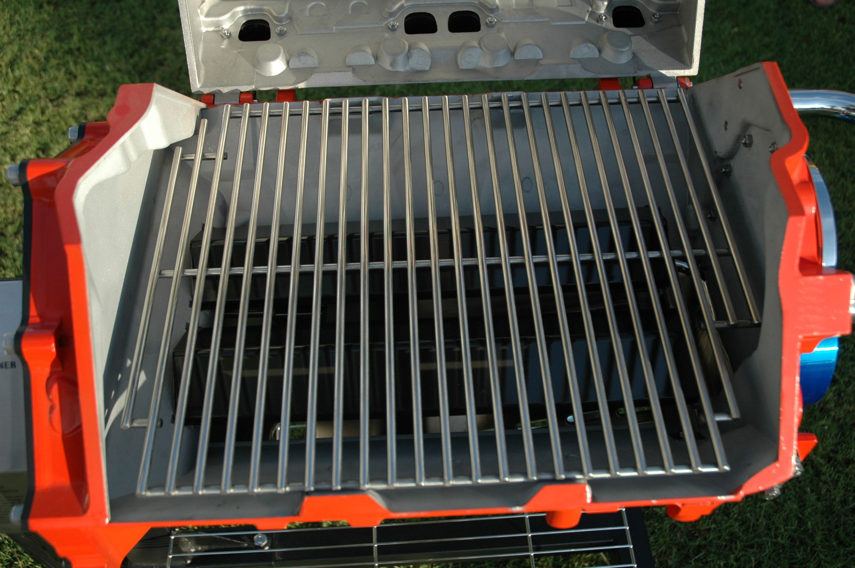 gril - 12 - GALERIE: Hot Rod Grills V8 (7/9)