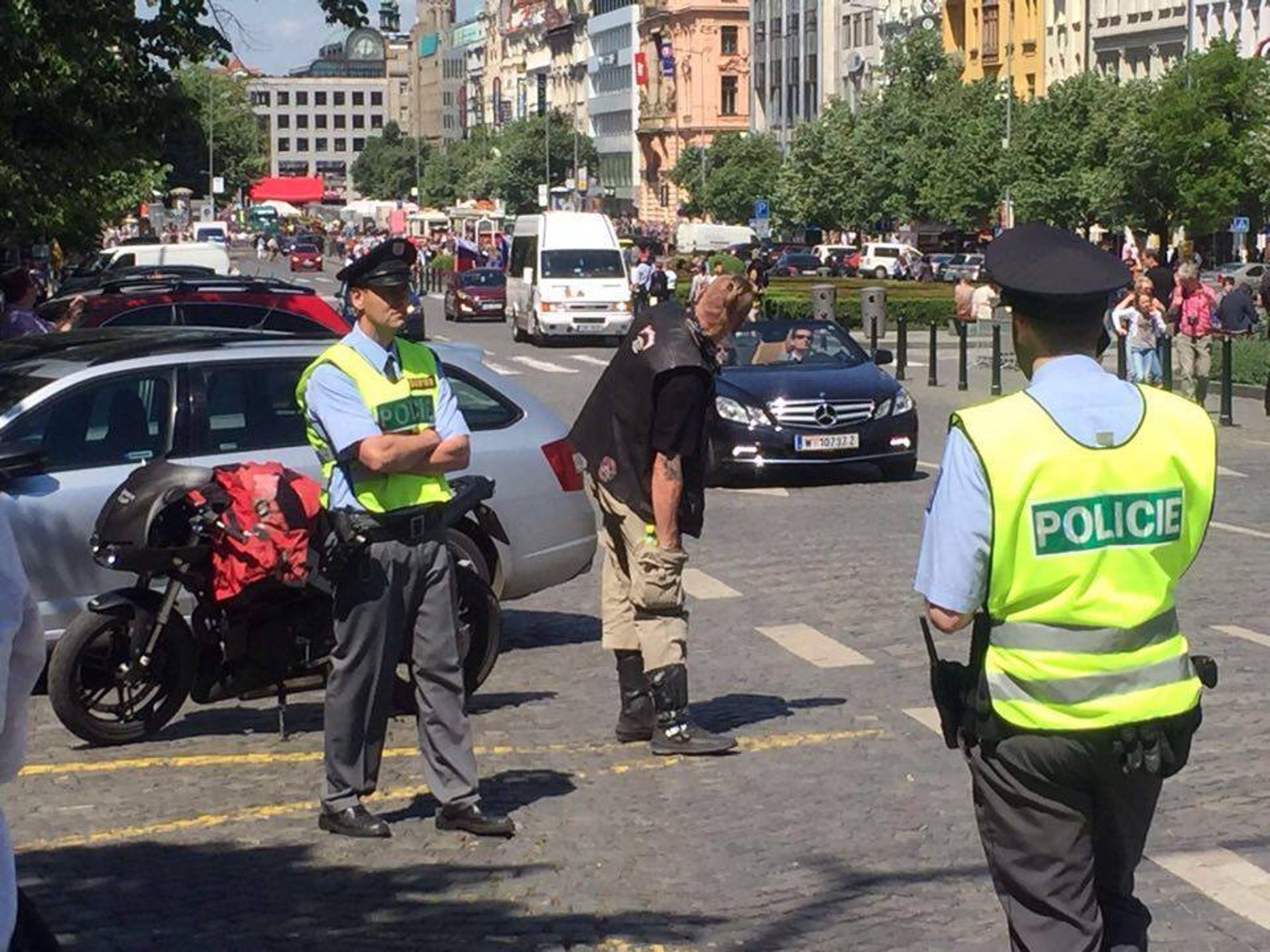 Protest proti průjezdu Nočních vlků Prahou - 4 - GALERIE: Průjezd Nočních vlků Prahou (4/10)