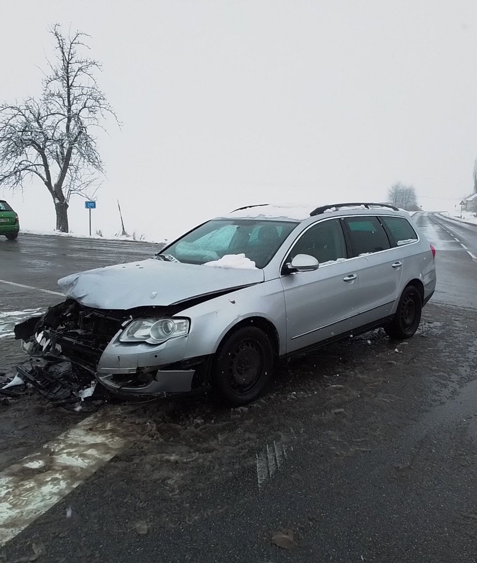 Dopravní nehoda u obce Ruda (2) - Chumelenice komplikuje dopravu (18/20)
