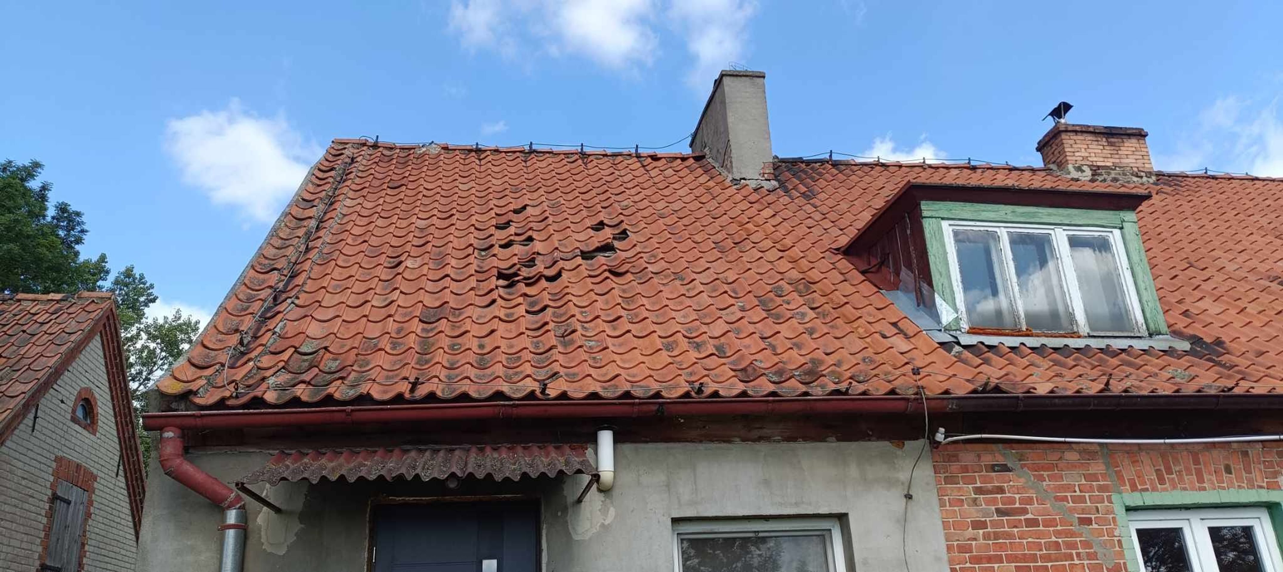 Polský MIG překročil rychlost zvuku. Poškodilo to střechy, pilot je mimo službu (2) - Polský MIG překročil rychlost zvuku (1/5)
