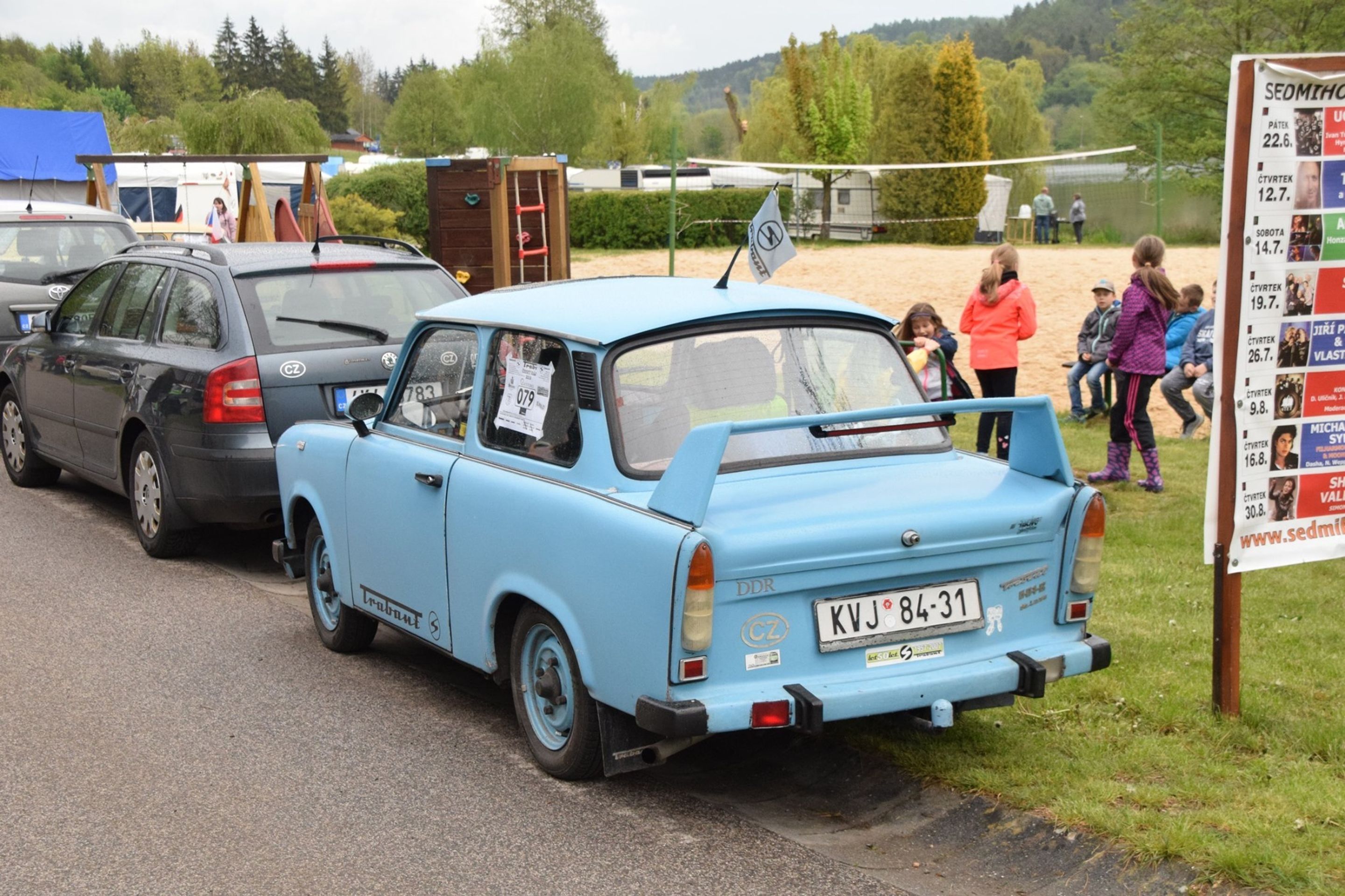 Legendární Trabant ve všemožných úpravách - 32 - Fotogalerie: Prohlédněte si trabanty ve všemožných úpravách (14/18)