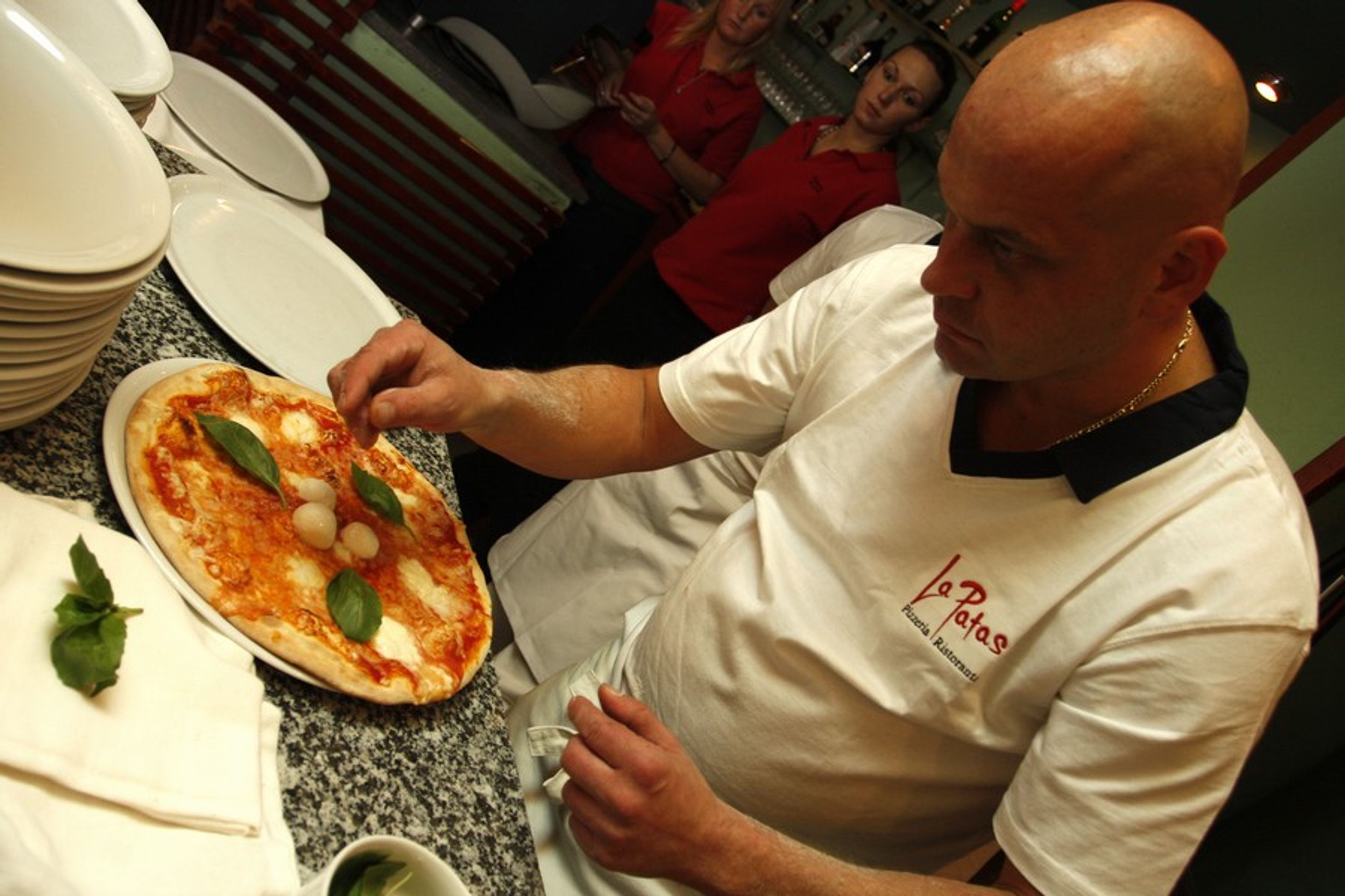 V Praze se dnes soutěžilo v přípravě italské pizzy-7 - GALERIE: Pizza (6/18)