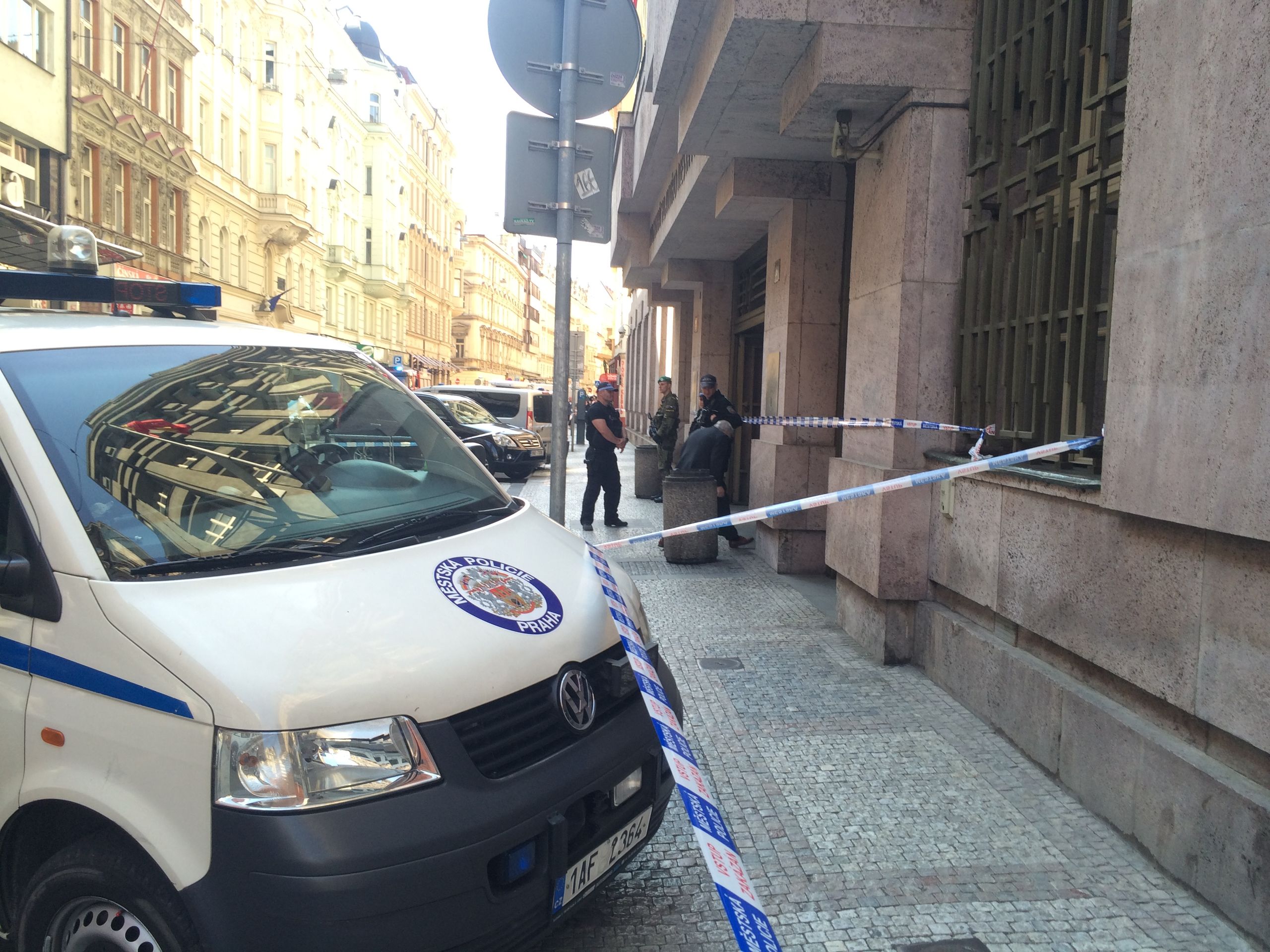 Na Magistrátu hl. města Praha a Hl. nádraží nahlášena bomba - 3 - GALERIE: Na Magistrátu hl. města Praha a Hl. nádraží nahlášena bomba (3/5)