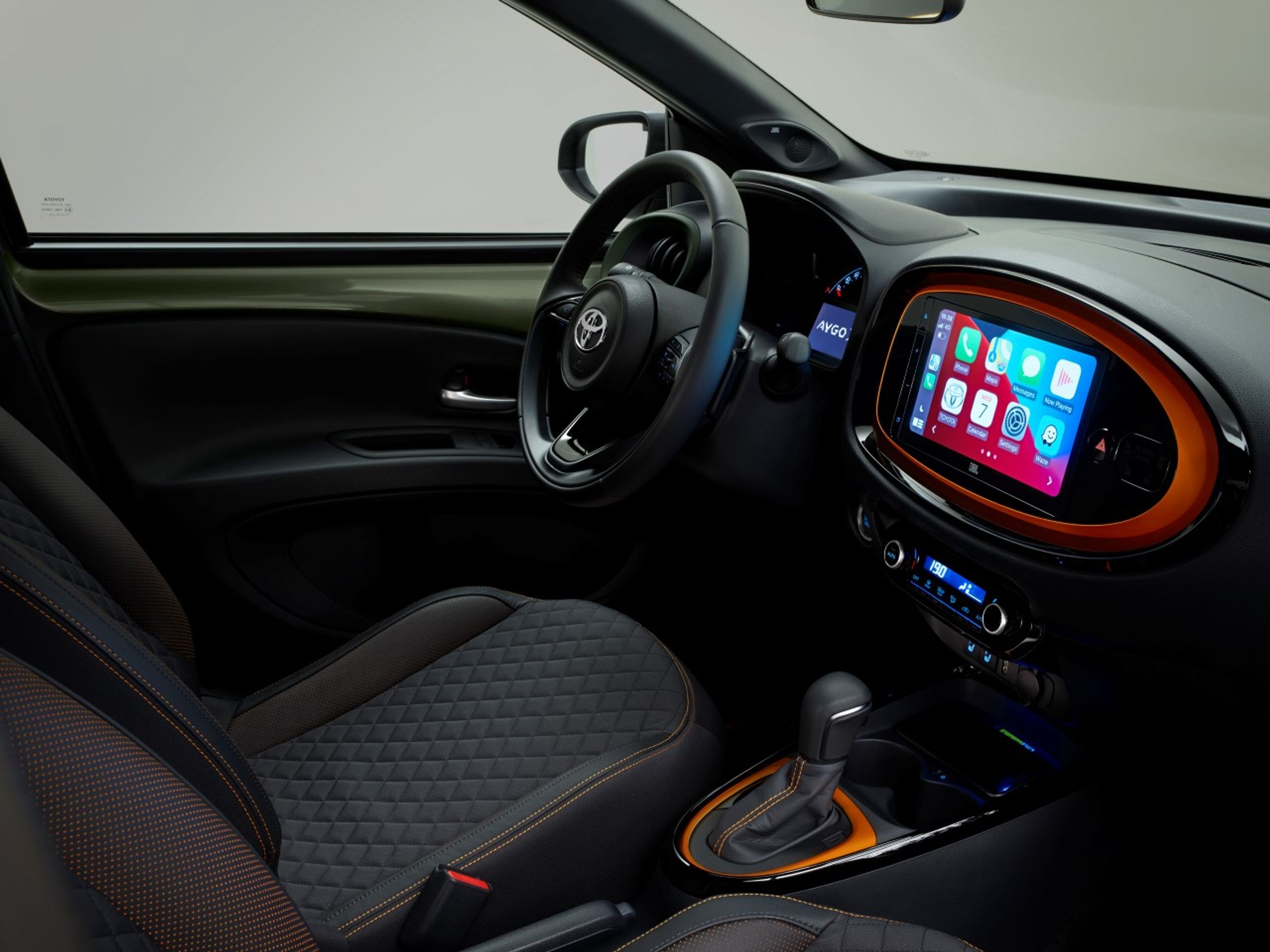 Toyota Aygo X - Maličký crossover Toyota Aygo X (12/22)