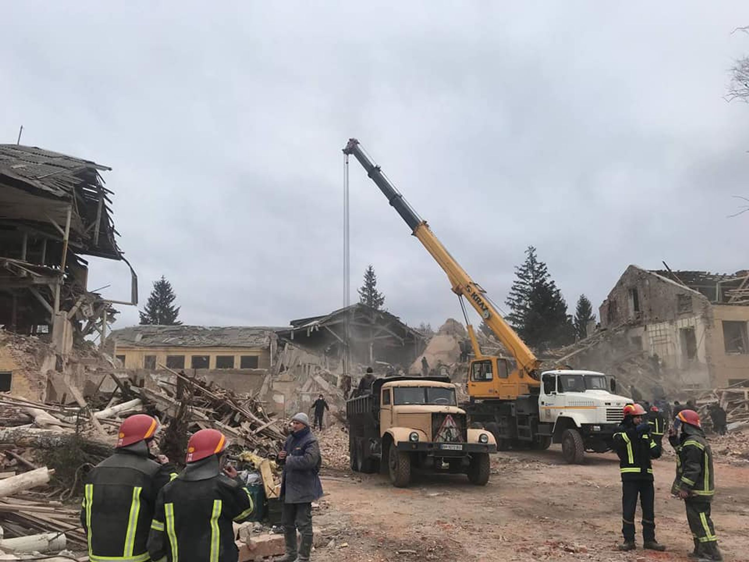 Poničená Ochtyrka - Poničená Ochtyrka (3/18)