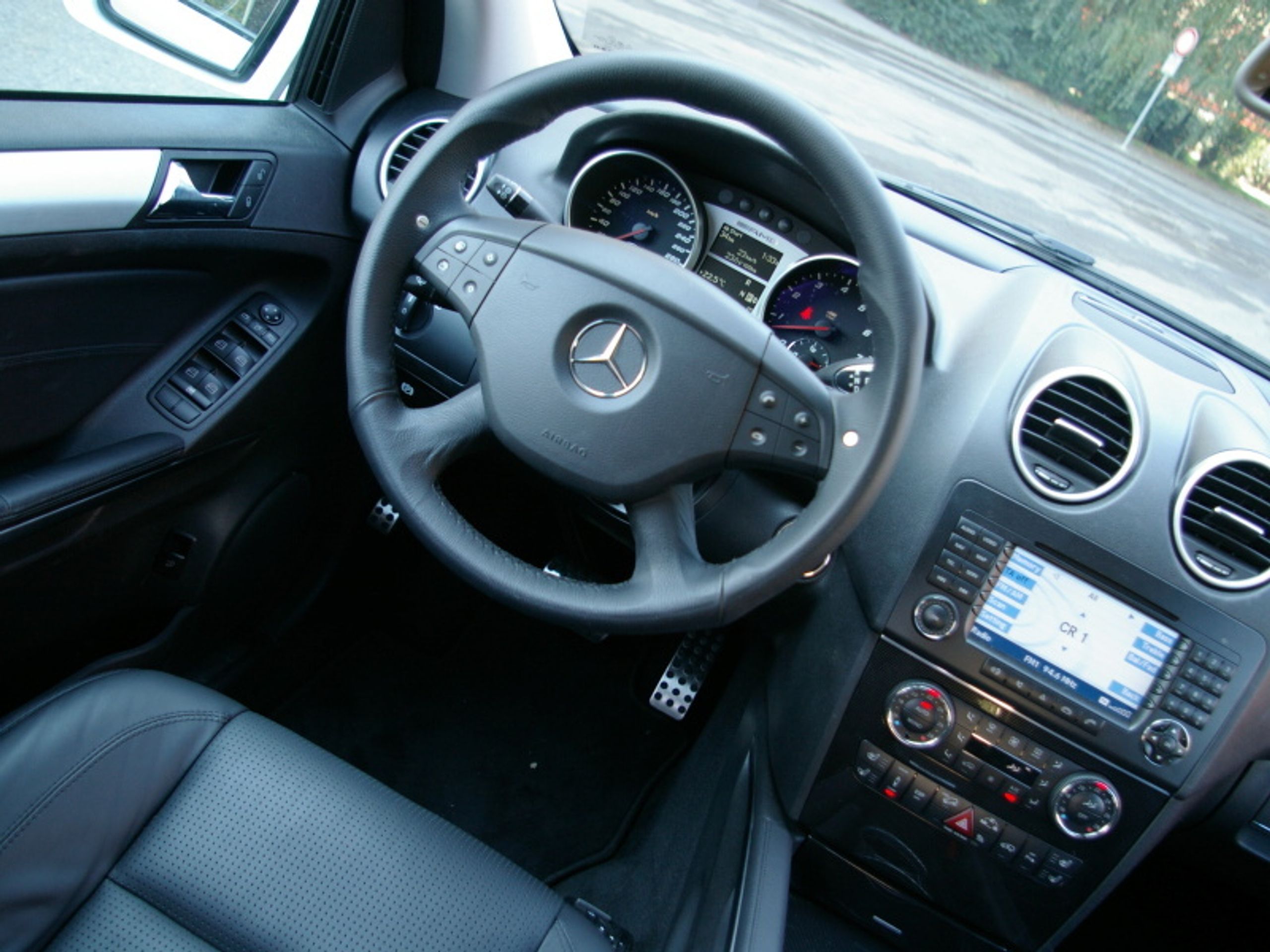 Mercedes-Benz ML 63 AMG - GALERIE Mercedes ML 63 AMG (4/8)
