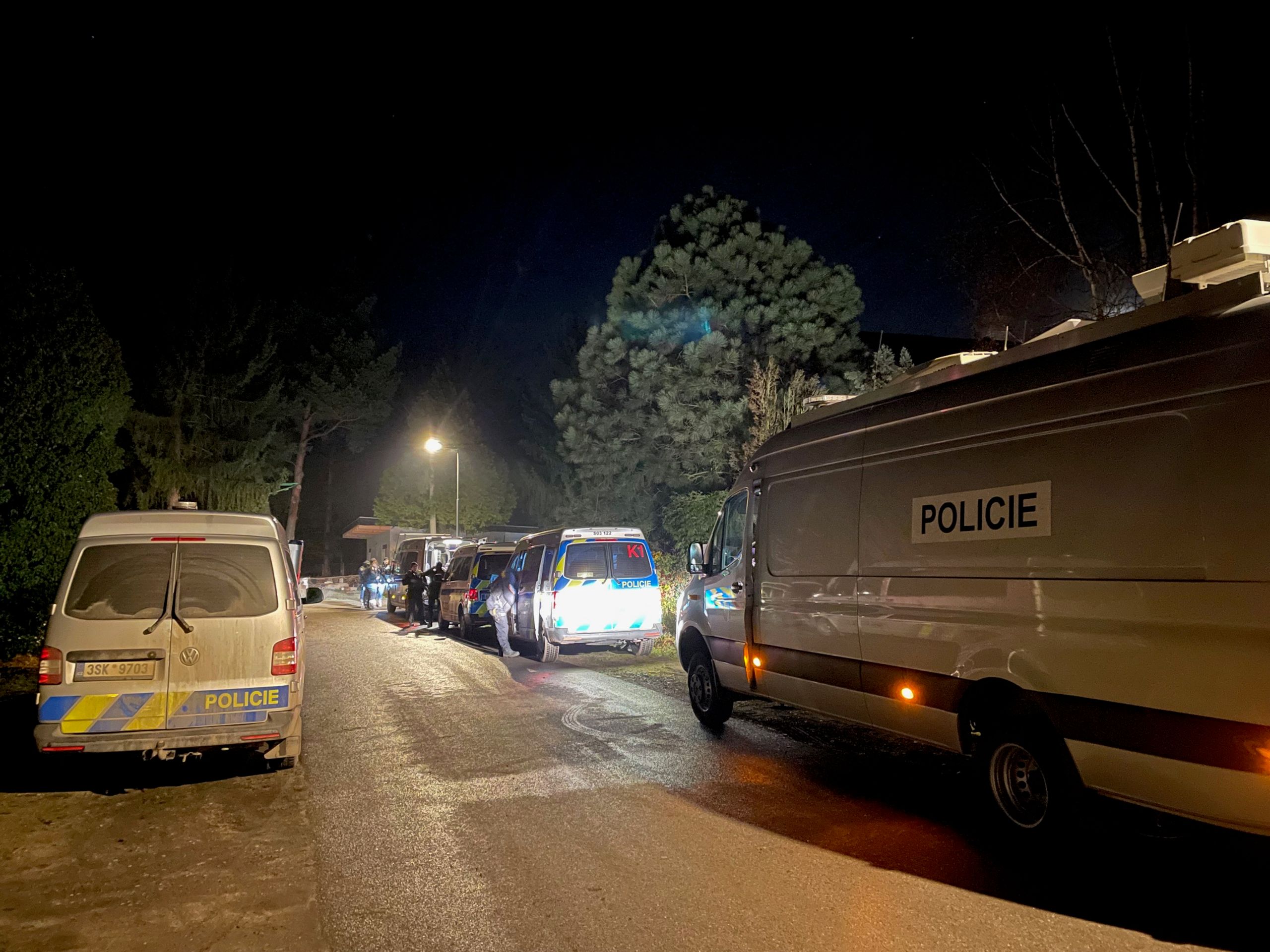 Policejní akce v Káraném u Prahy - 6 - Policejní akce v Káraném u Prahy (6/6)