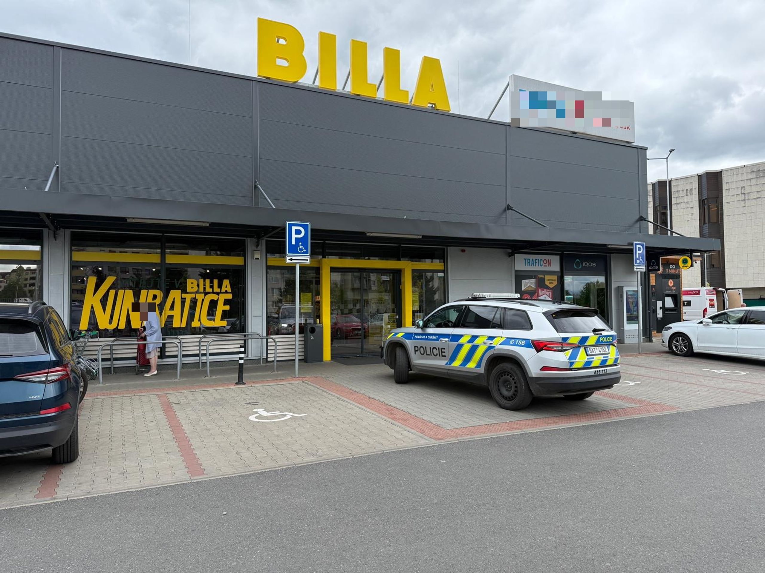 Nález peněz v obchodním centru - Nález peněz v obchodním centru (6/6)