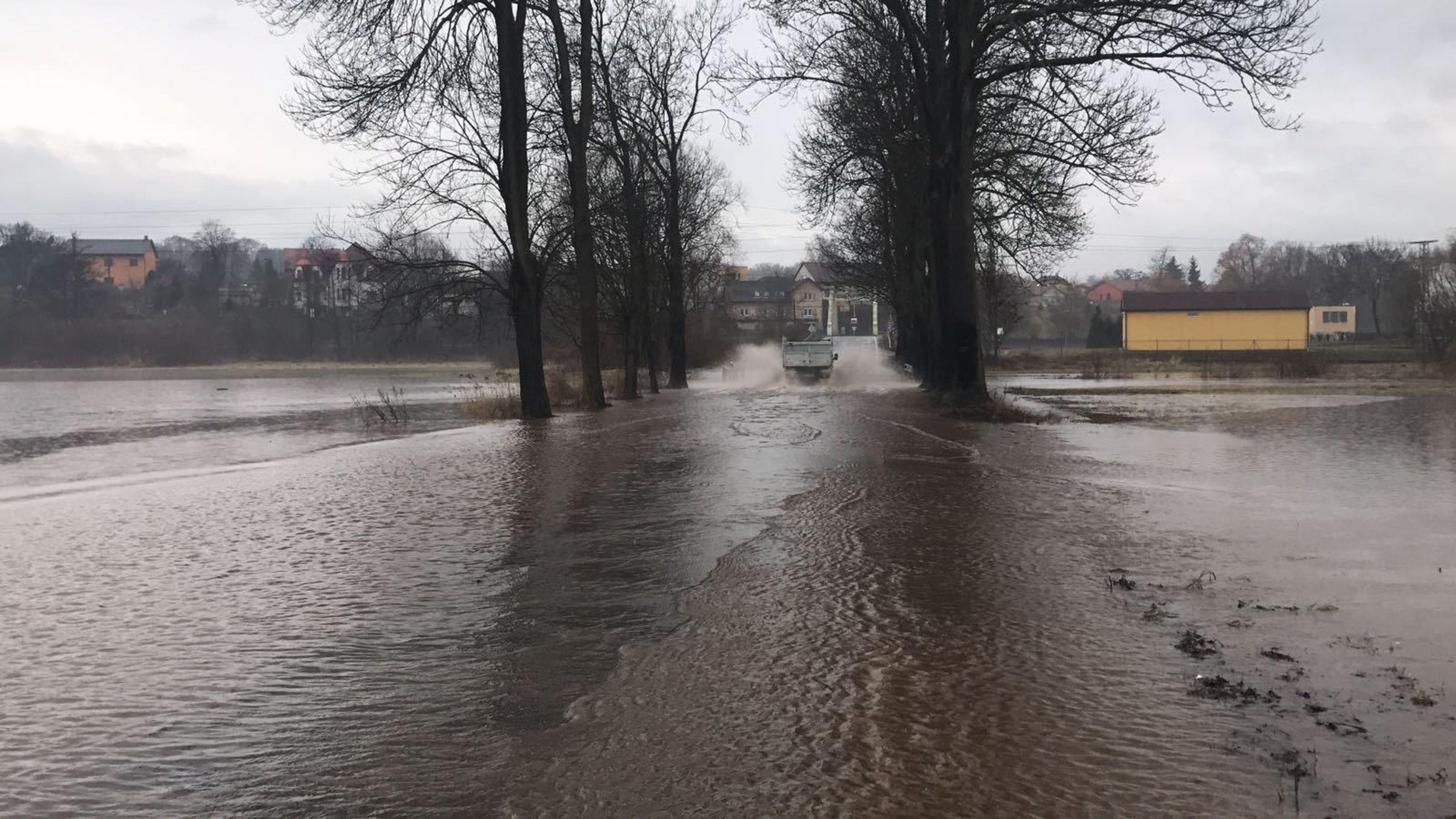 Povodňová situace v Bakově nad Jizerou - 1 - GALERIE: Povodňová situace v Bakově nad Jizerou (1/4)