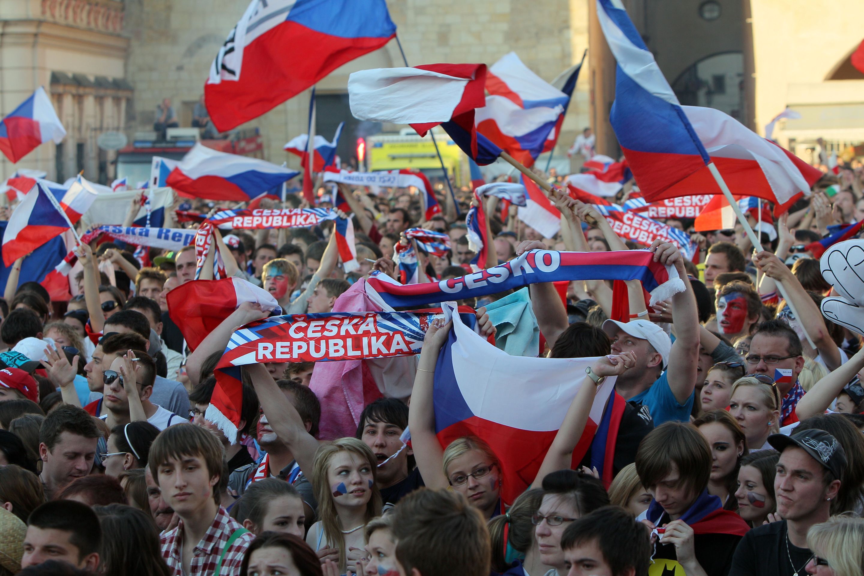 Fanoušci na Staroměstském náměstí - 4 - Fanoušci na Staroměstském náměstí (7/14)