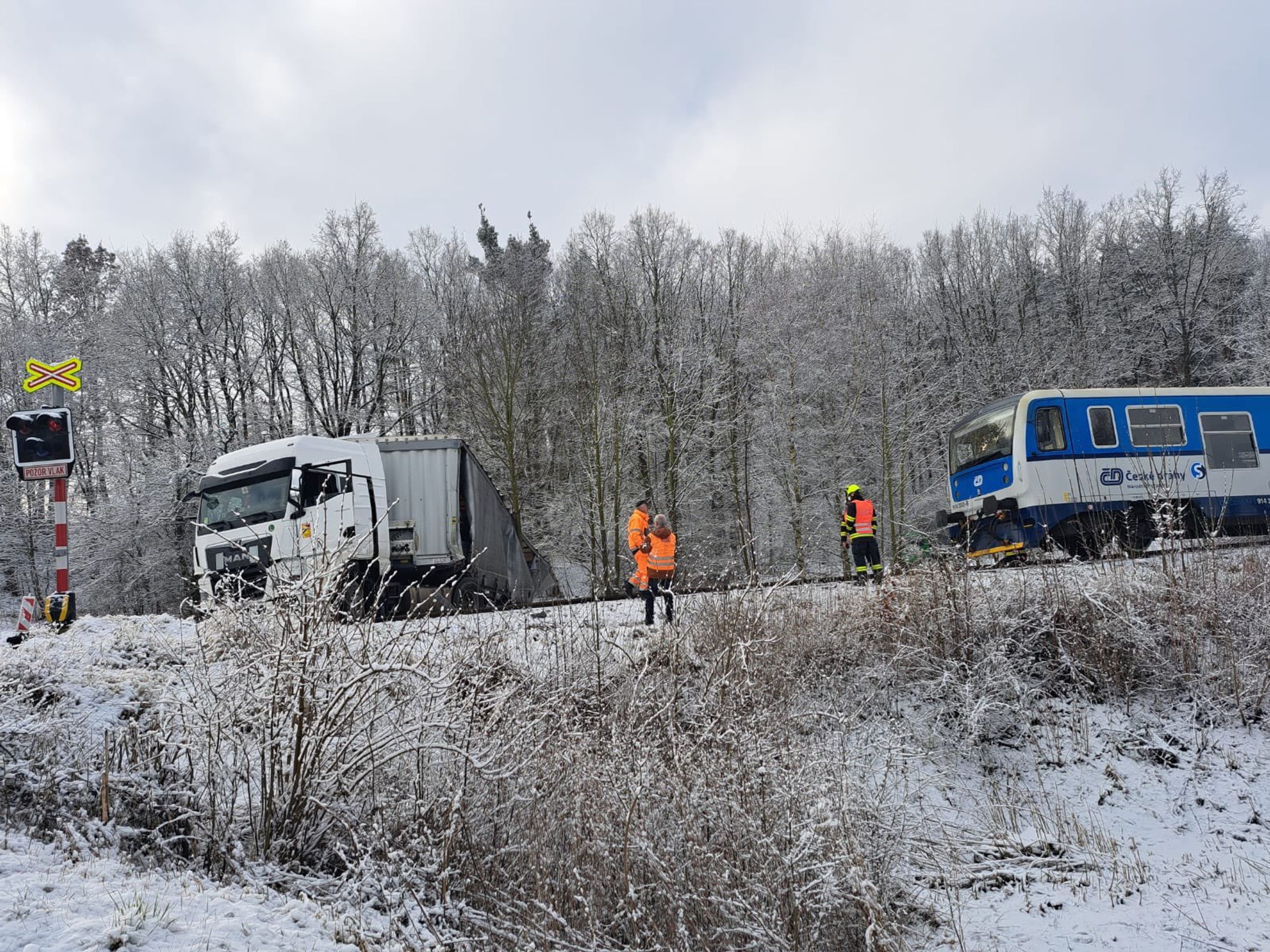 Vážná dopravní nehoda - Vážná dopravní nehoda v jihočeském kraji (7/8)