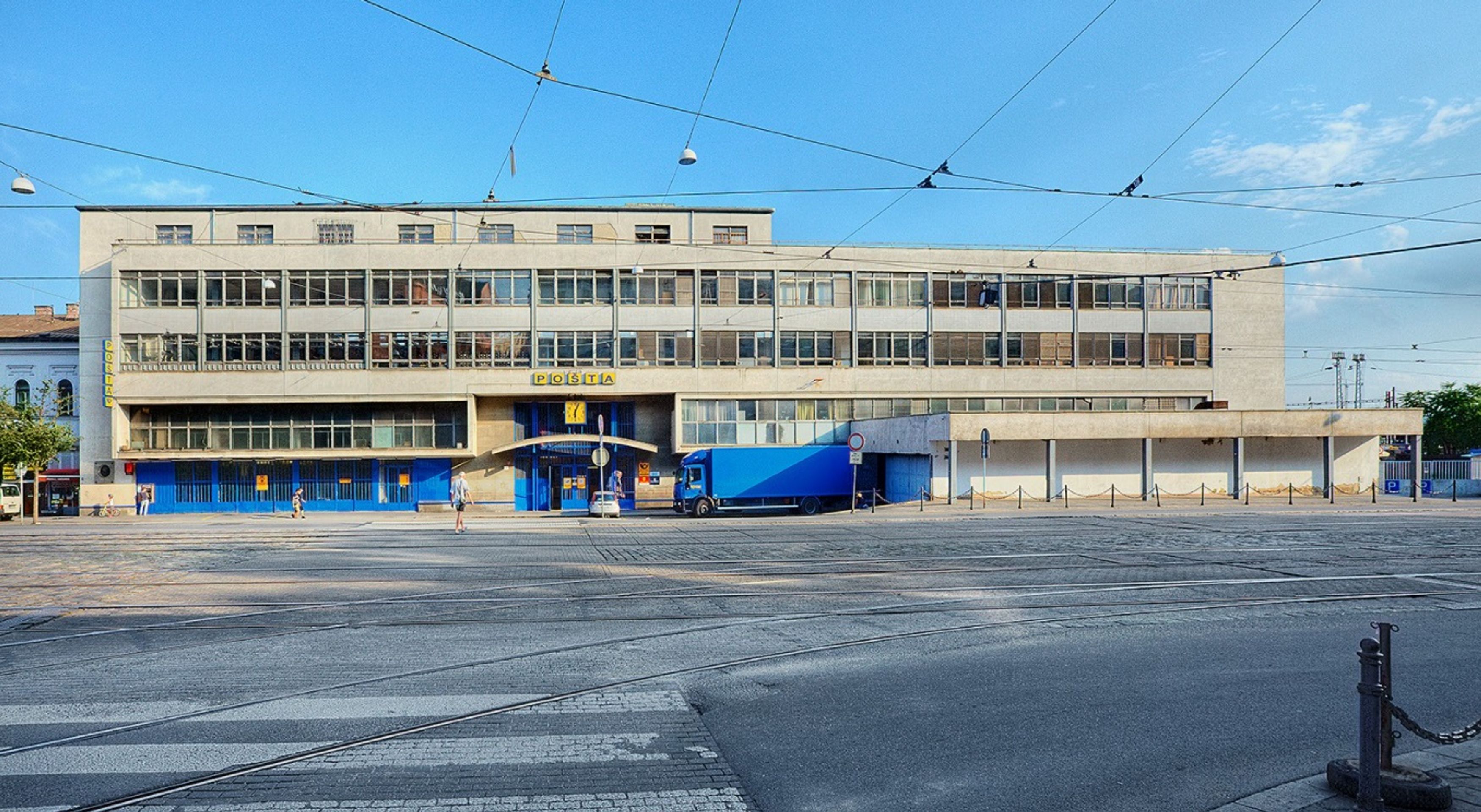Česká pošta se zbavuje majetku - Česká pošta rozprodává majetek (1/10)