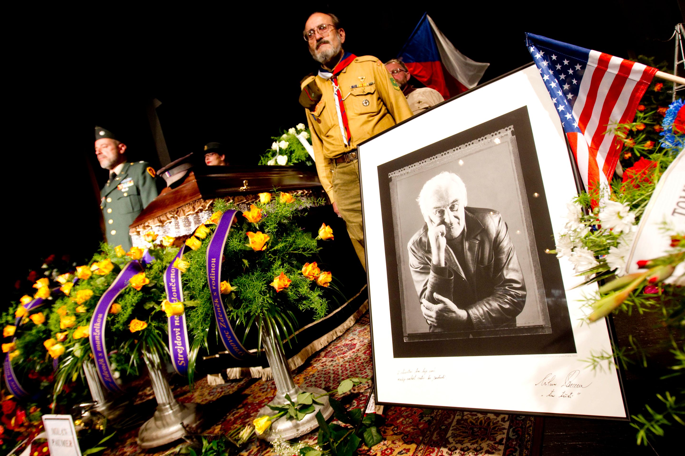Poslední rozloučení s Milanem Paumerem - GALERIE: Pohřeb Milana Paumera (9/11)