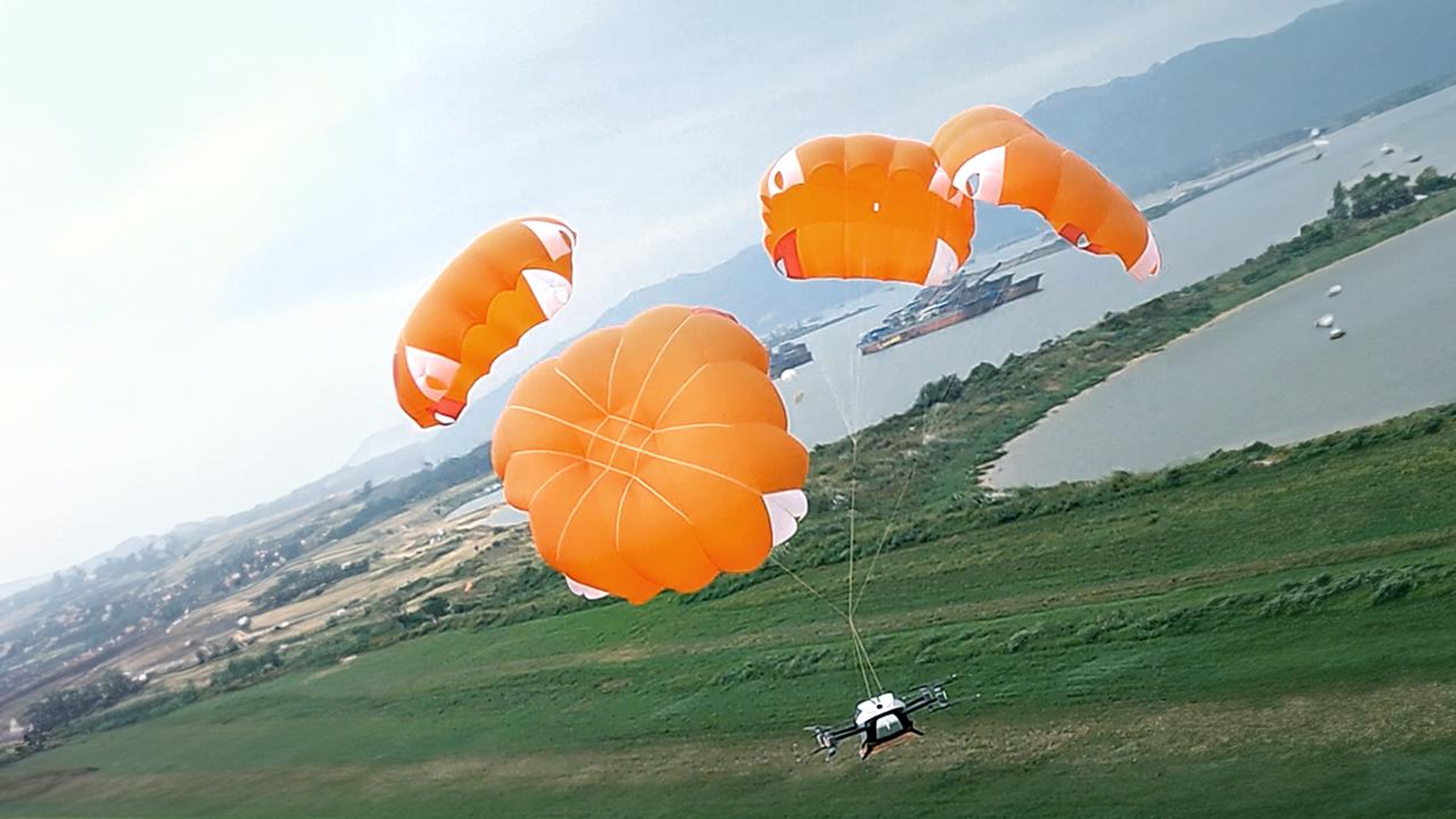Vícepadákový záchranný systém pro létající vozítka - Létající prototypy X2 a X3 (11/11)